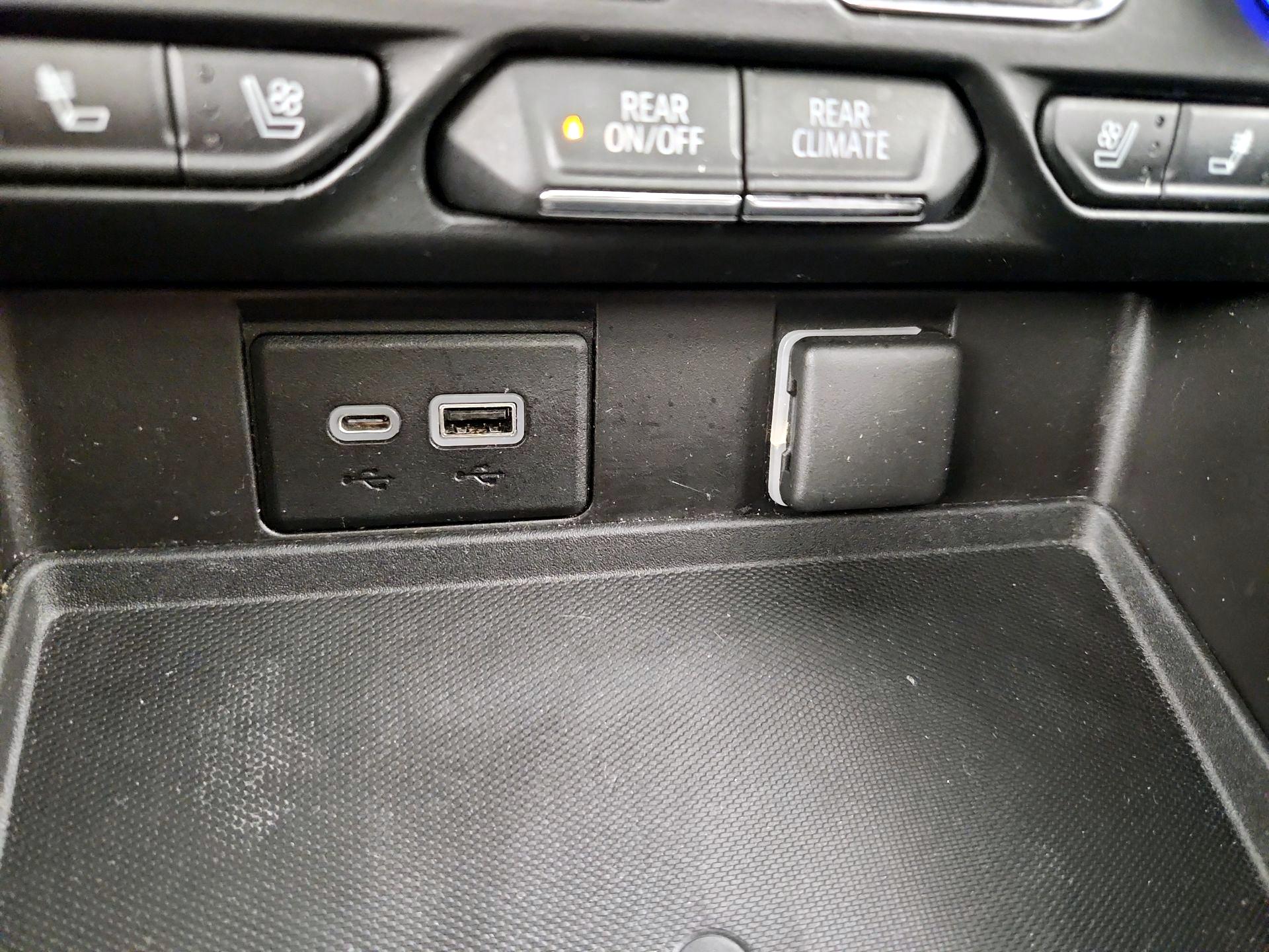 Thumbnail: 2021 Chevrolet Tahoe - 18