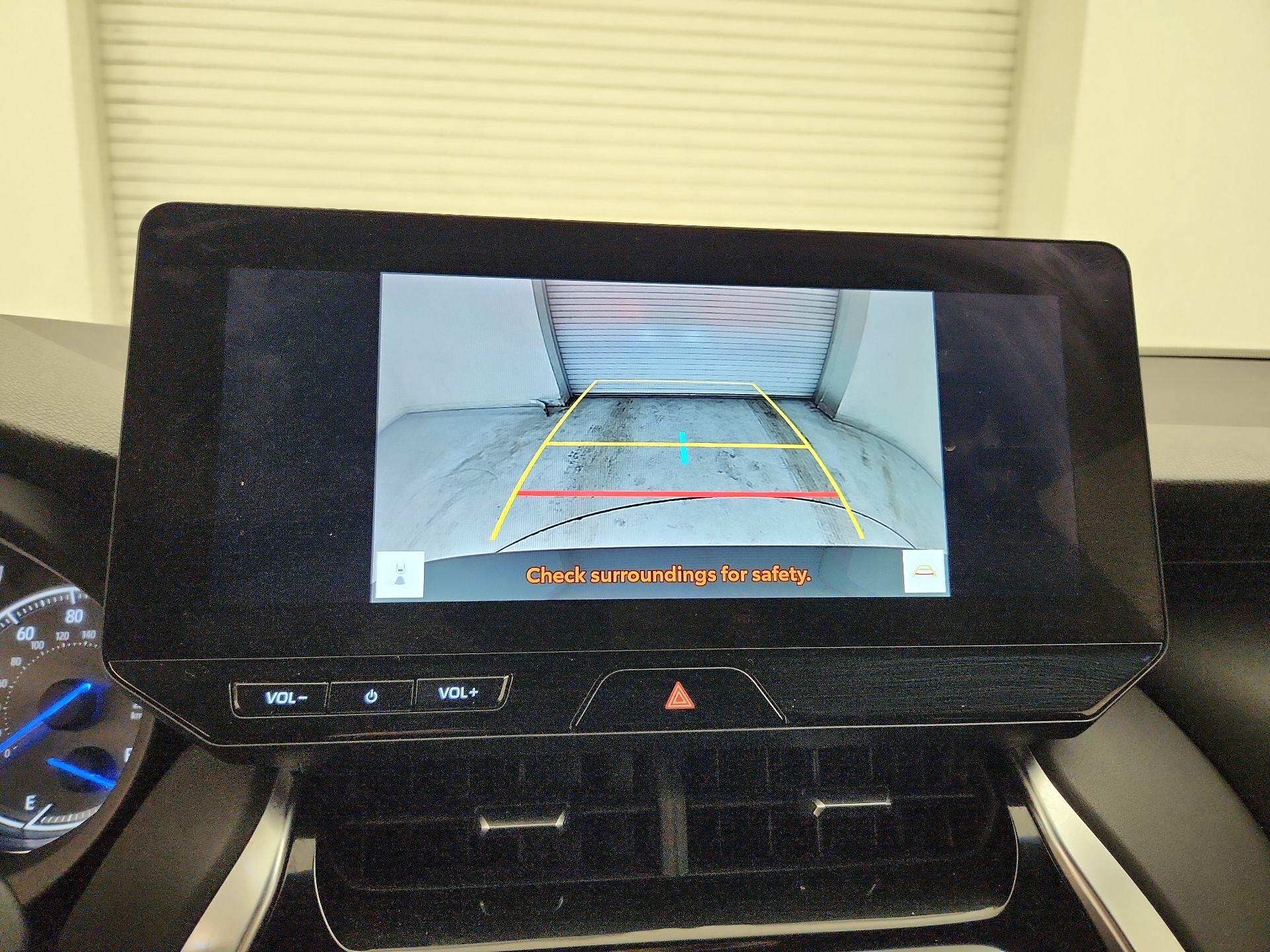 Thumbnail: 2023 Toyota Venza - 14