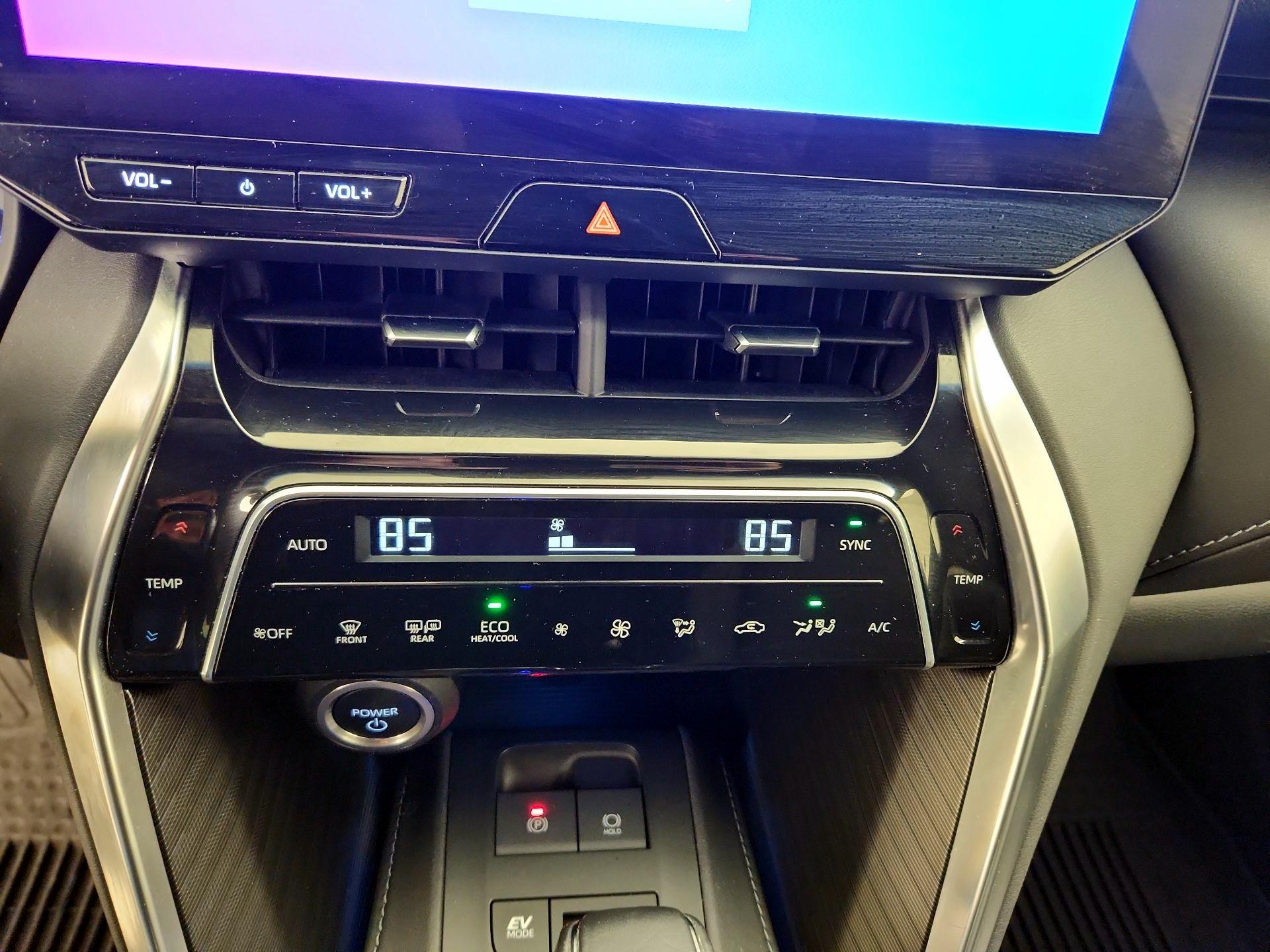 Thumbnail: 2023 Toyota Venza - 16