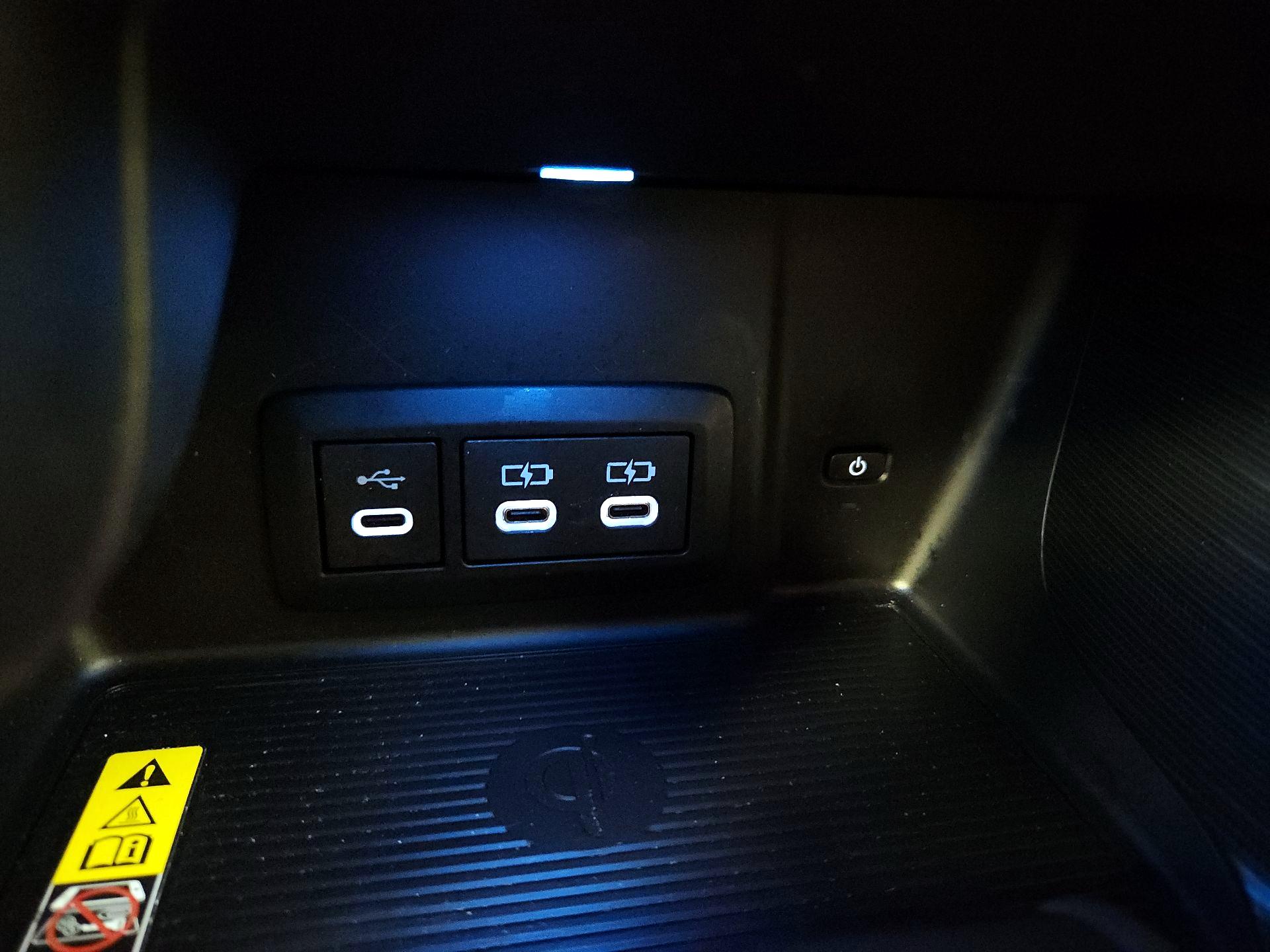 Thumbnail: 2023 Toyota Venza - 18