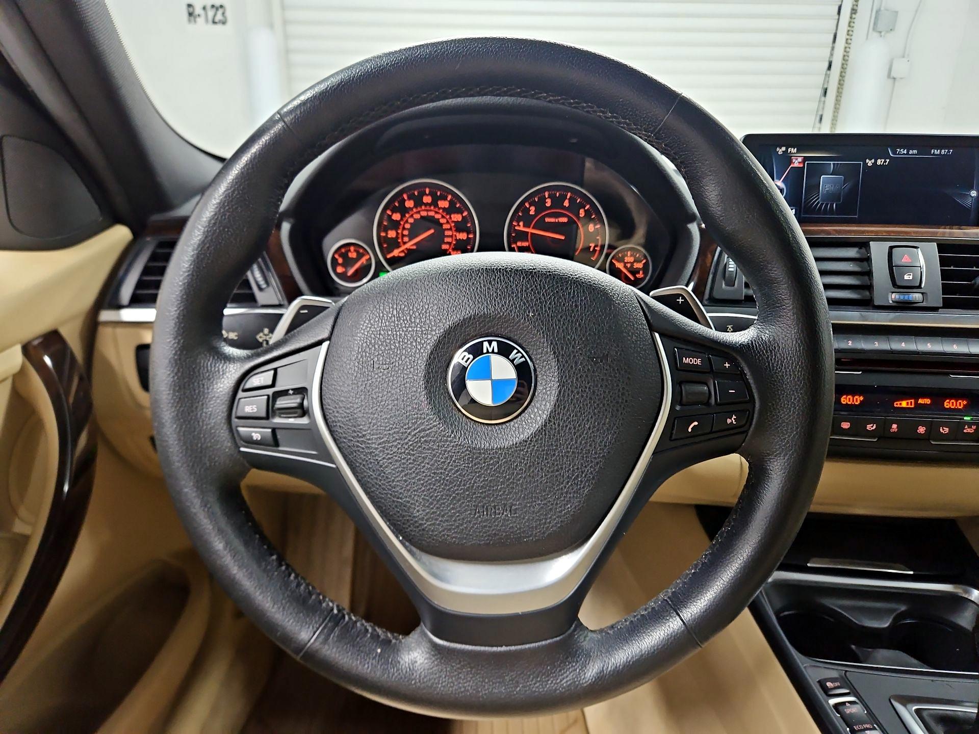 Thumbnail: 2015 BMW 3 Series - 10