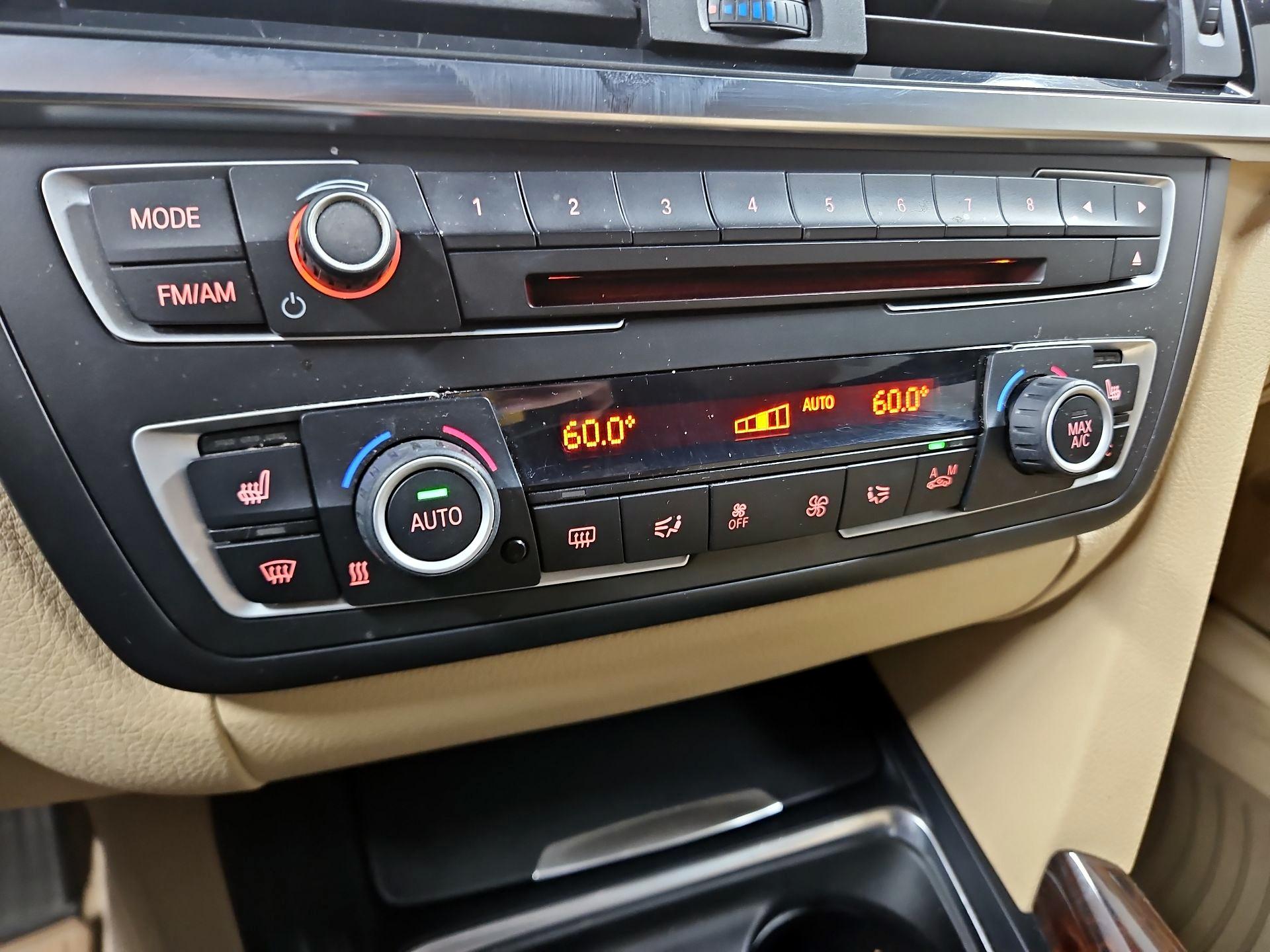 Thumbnail: 2015 BMW 3 Series - 17