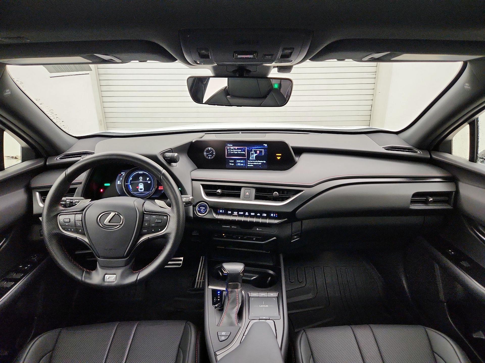 Thumbnail: 2022 Lexus UX - 9