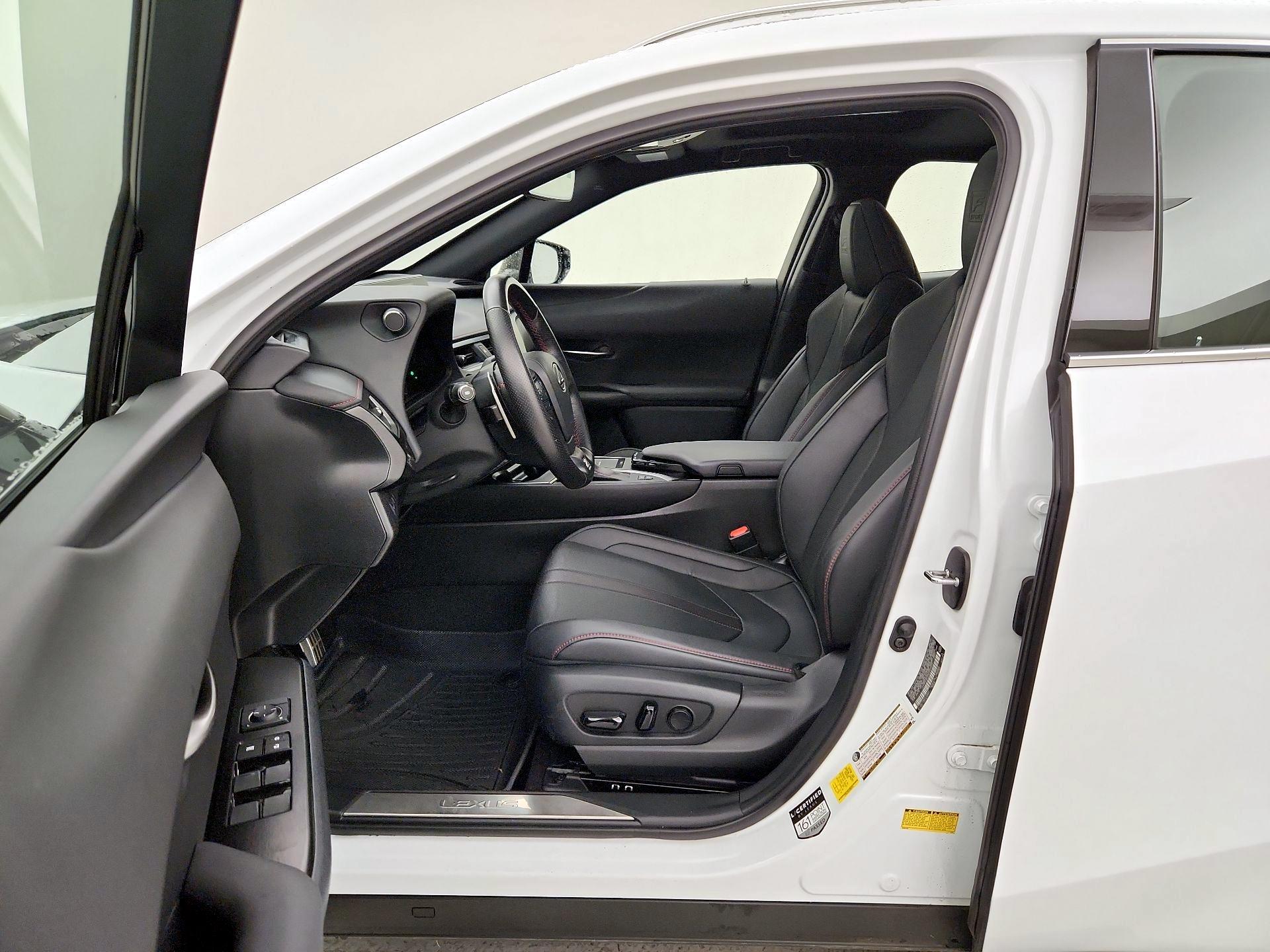 Thumbnail: 2022 Lexus UX - 11