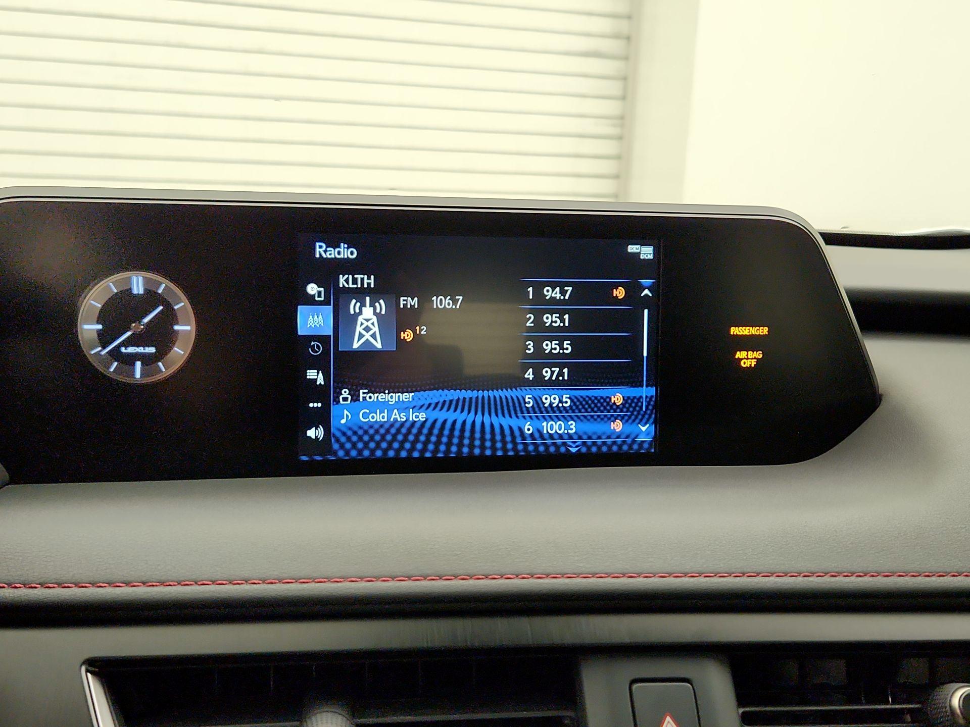 Thumbnail: 2022 Lexus UX - 15