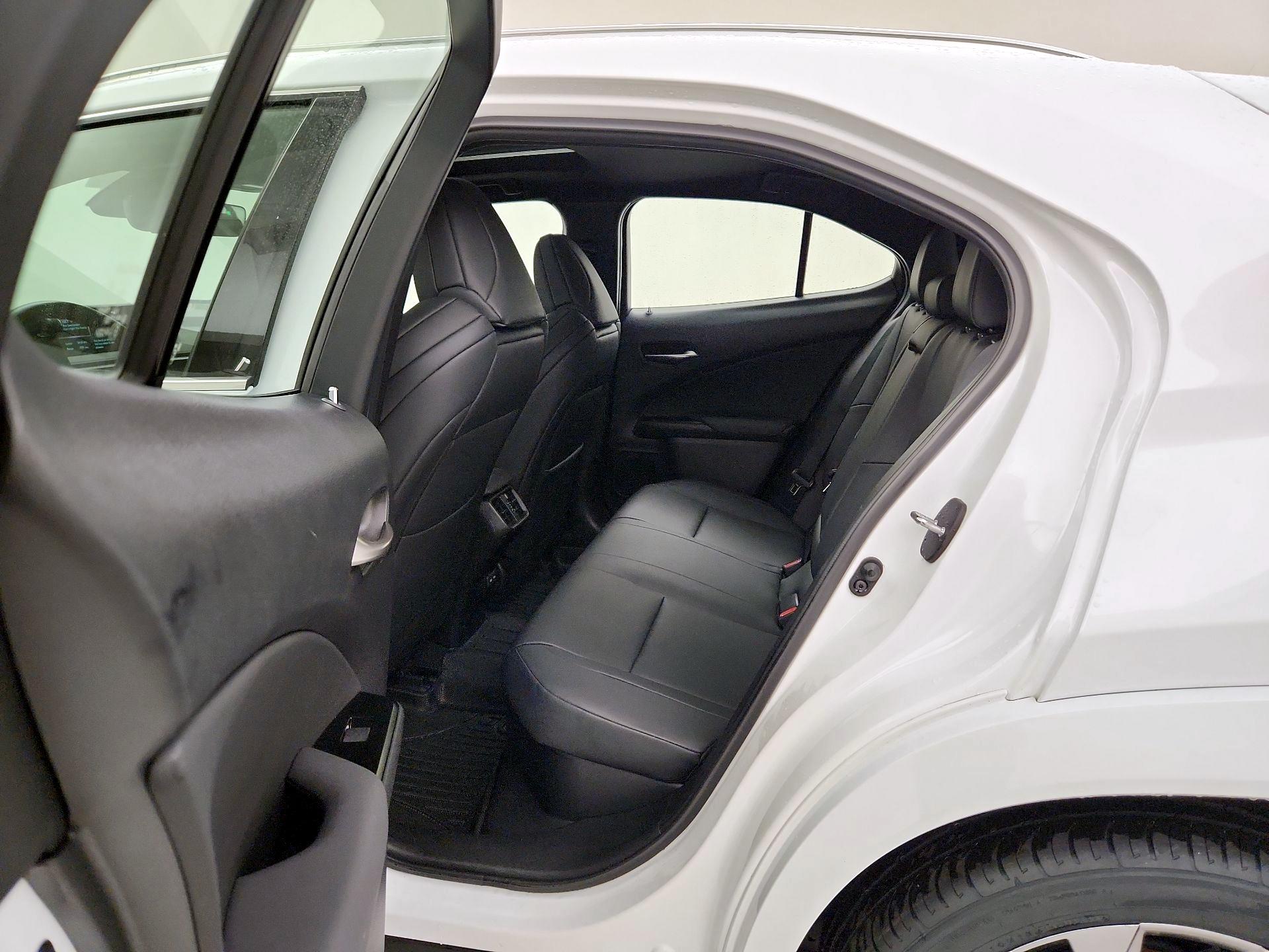 Thumbnail: 2022 Lexus UX - 20