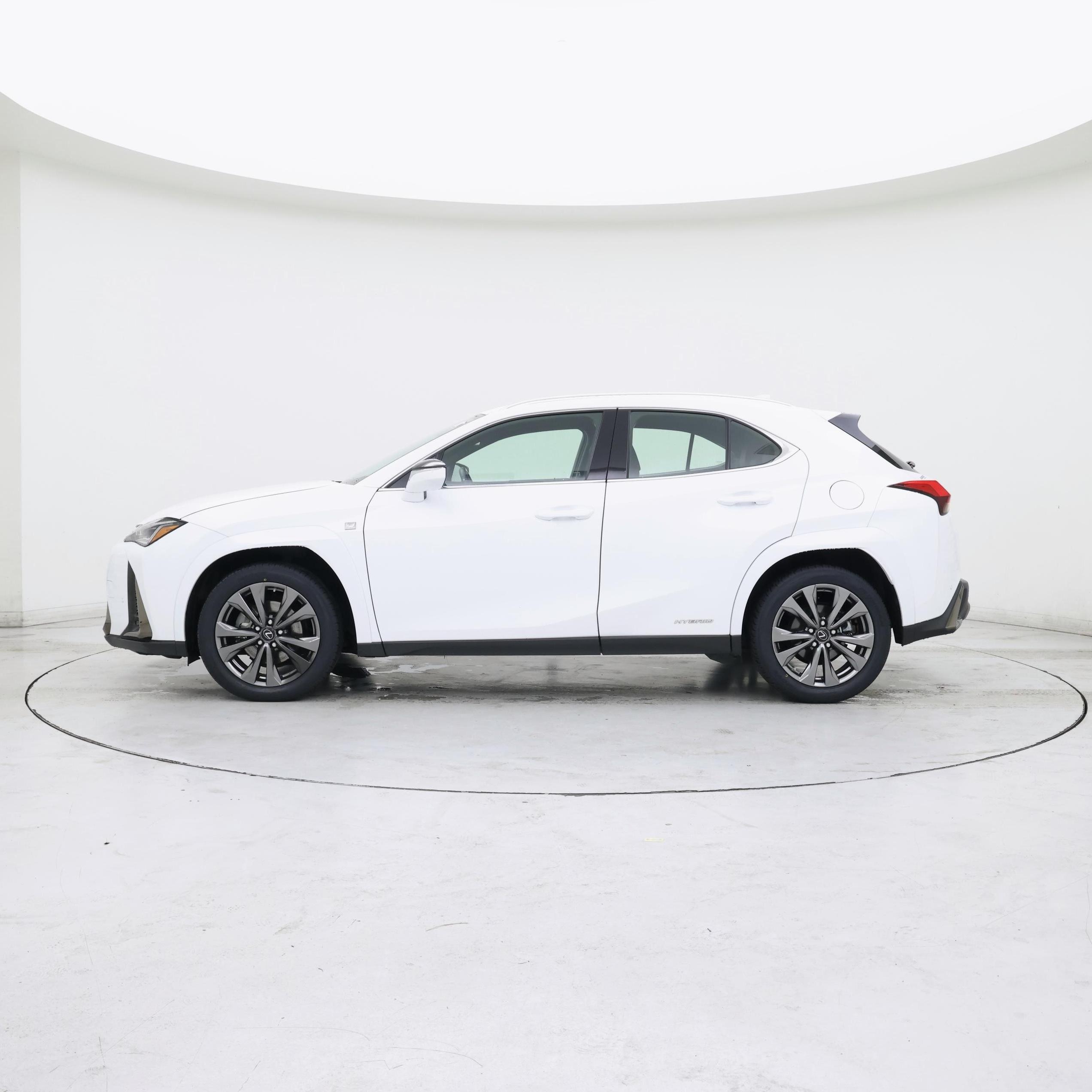 Thumbnail: 2022 Lexus UX - 3