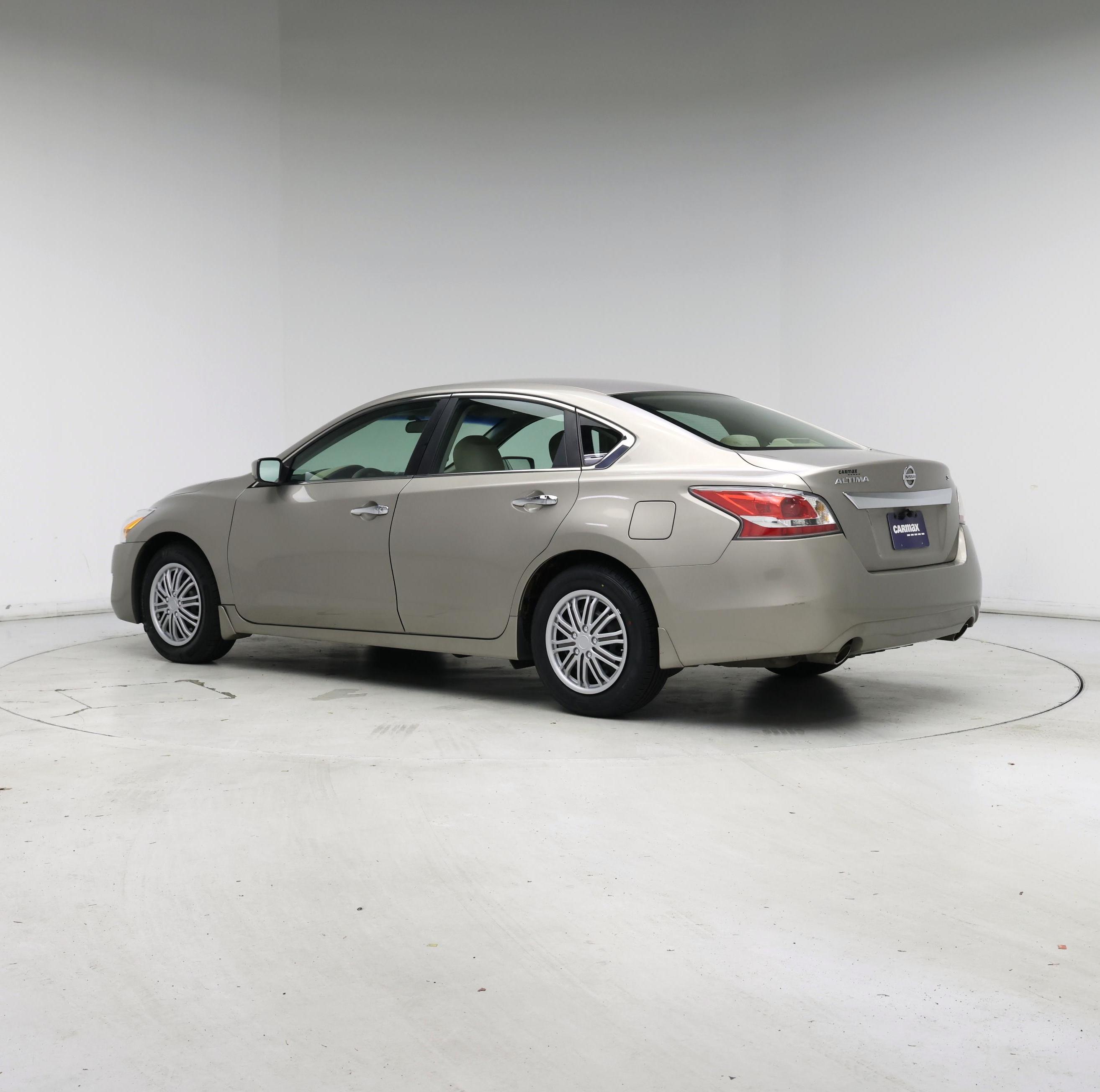 Thumbnail: 2015 Nissan Altima - 2