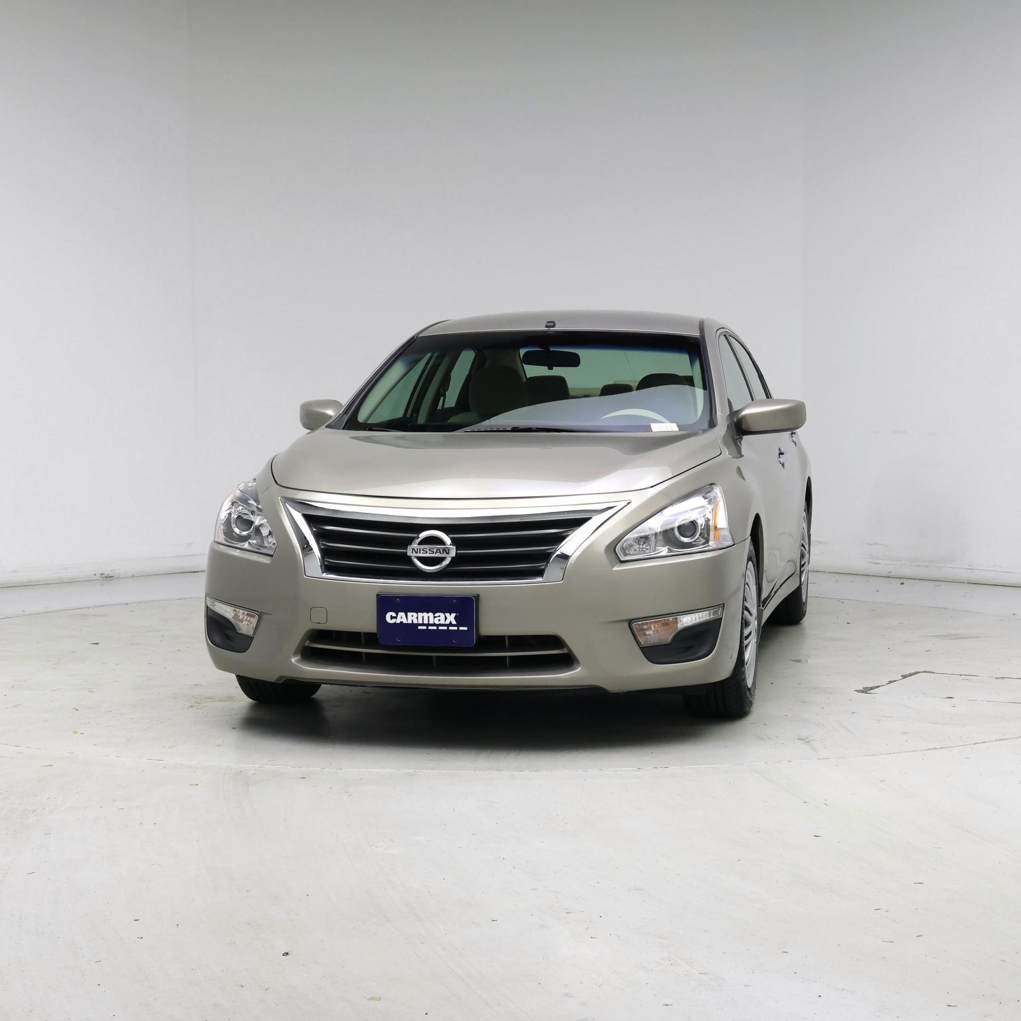 Thumbnail: 2015 Nissan Altima - 4