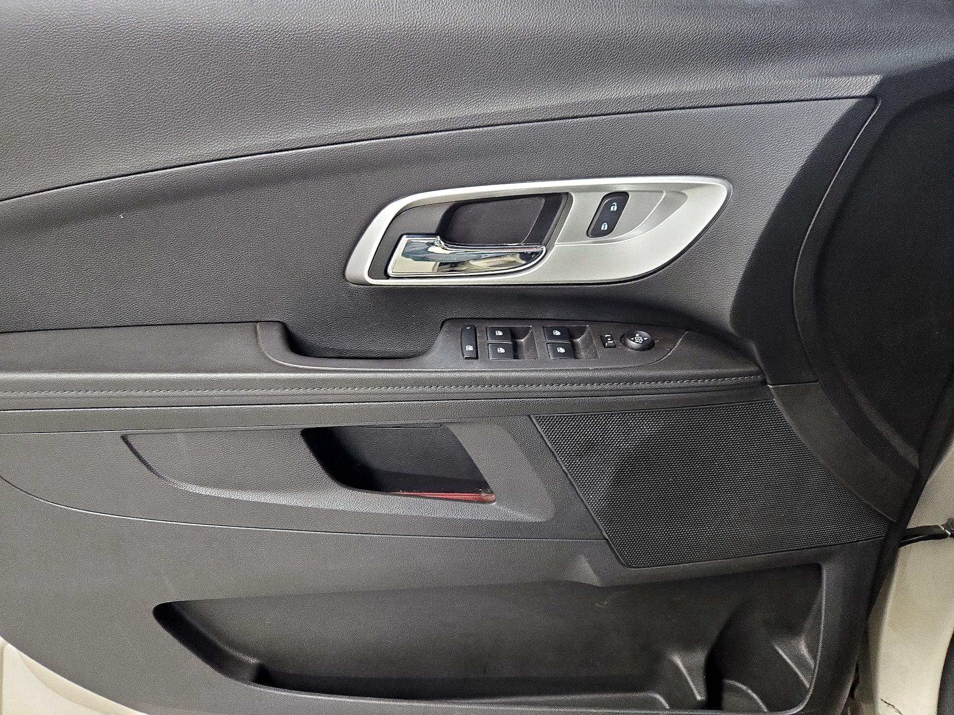 Thumbnail: 2015 Chevrolet Equinox - 12