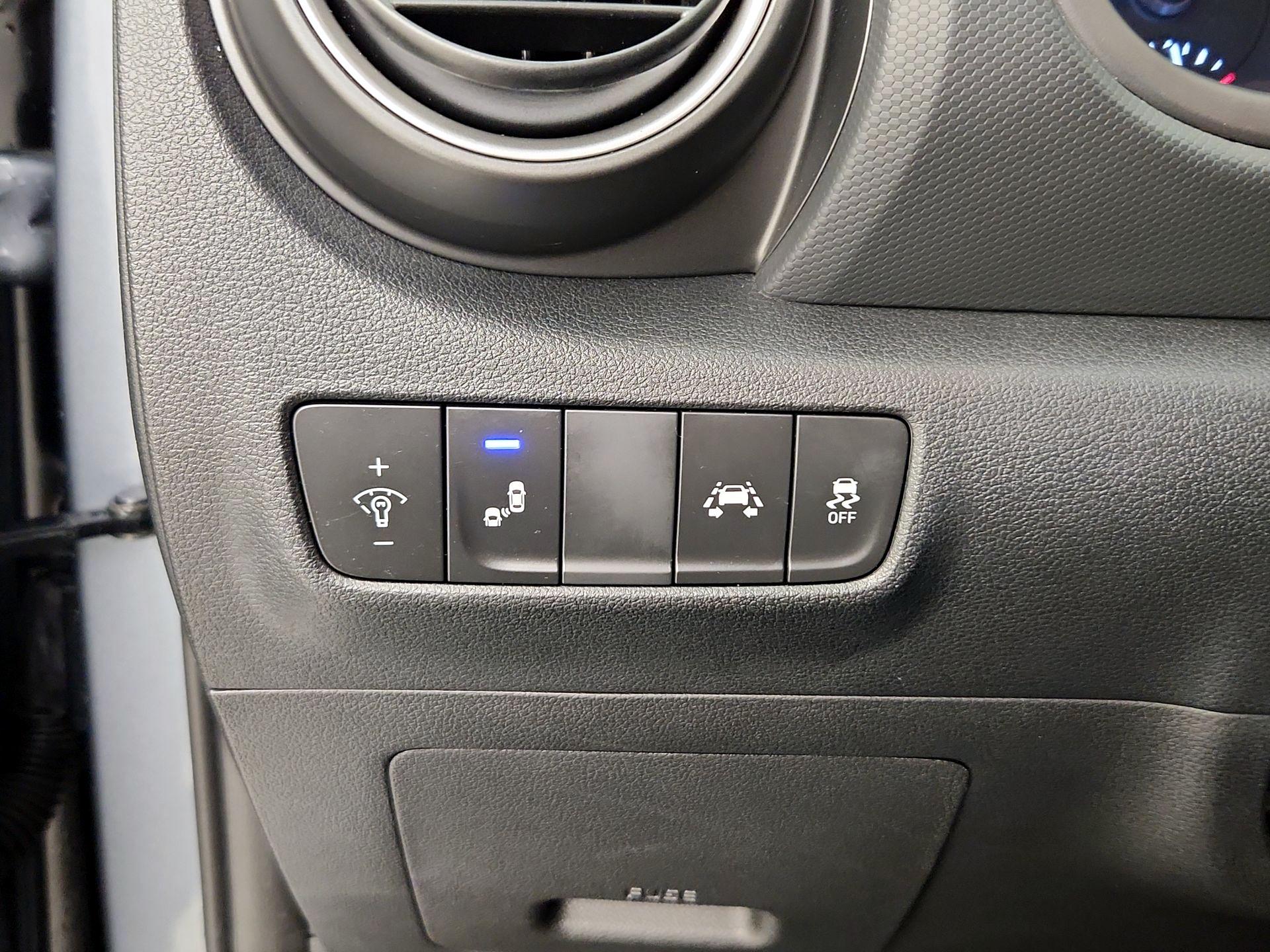 Thumbnail: 2020 Hyundai Kona - 13