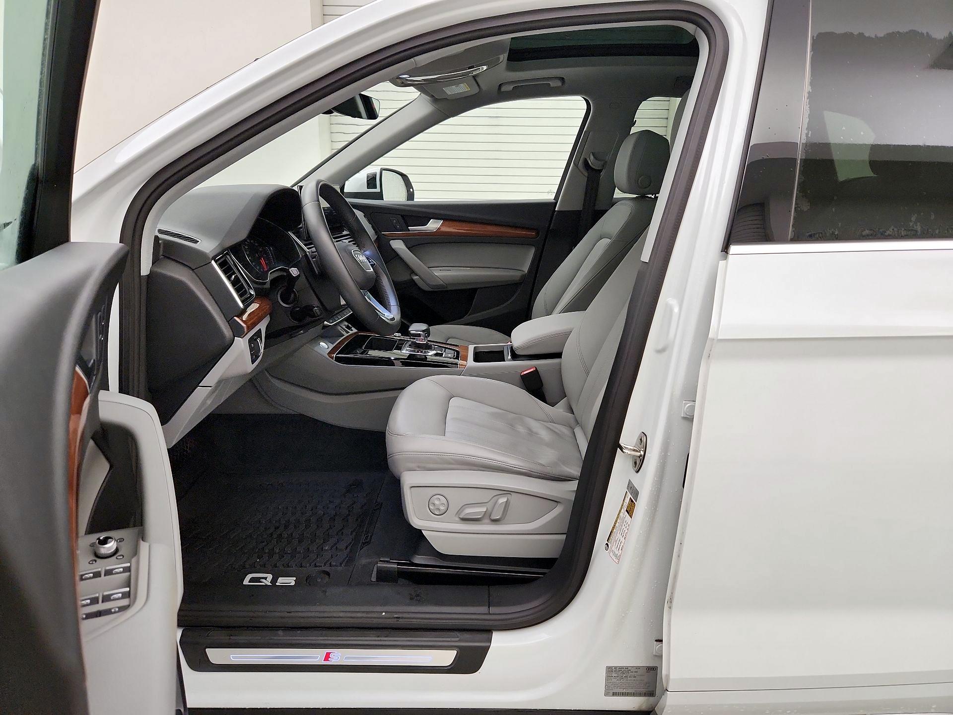 Thumbnail: 2022 Audi Q5 - 11