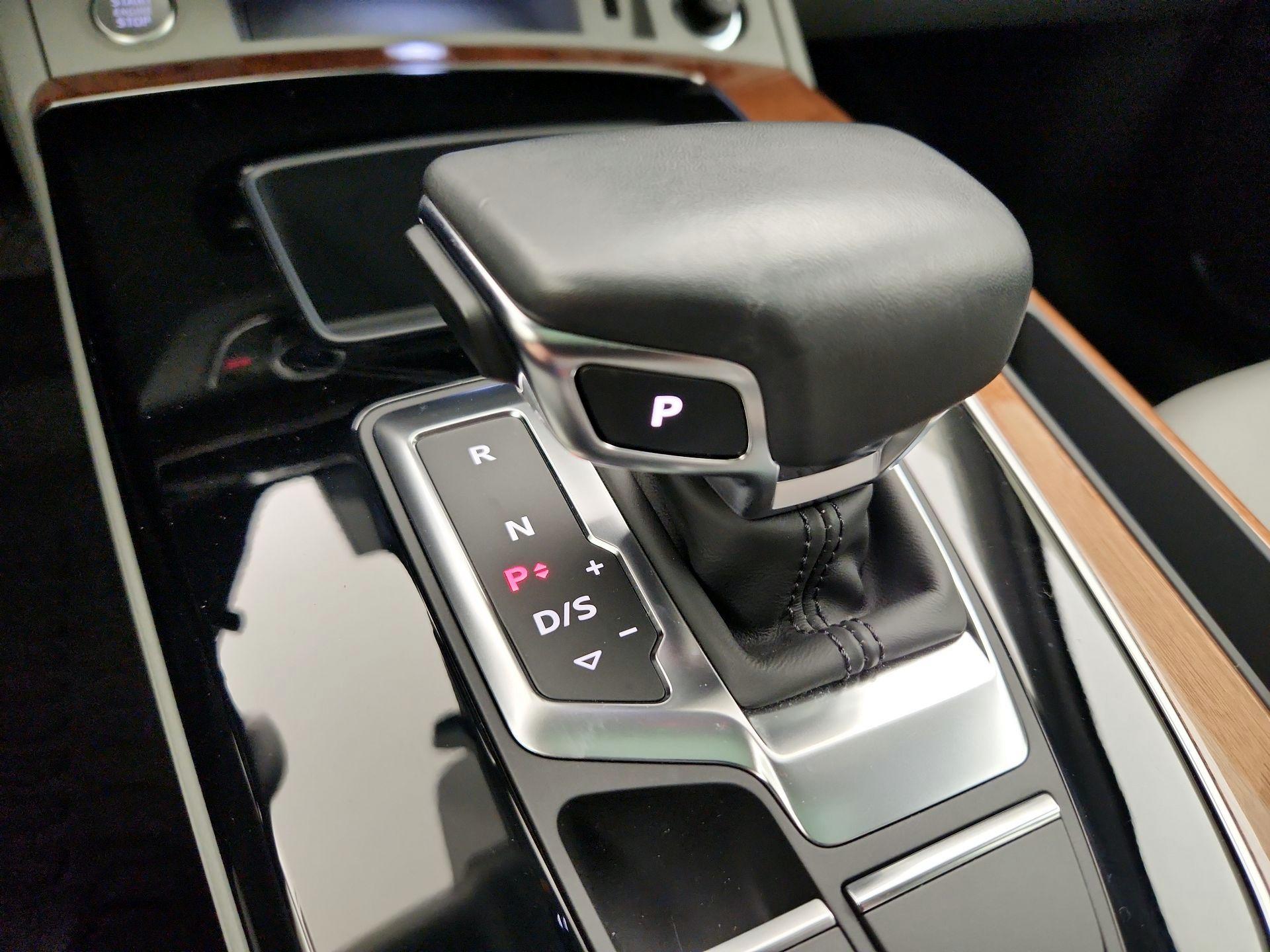 Thumbnail: 2022 Audi Q5 - 17