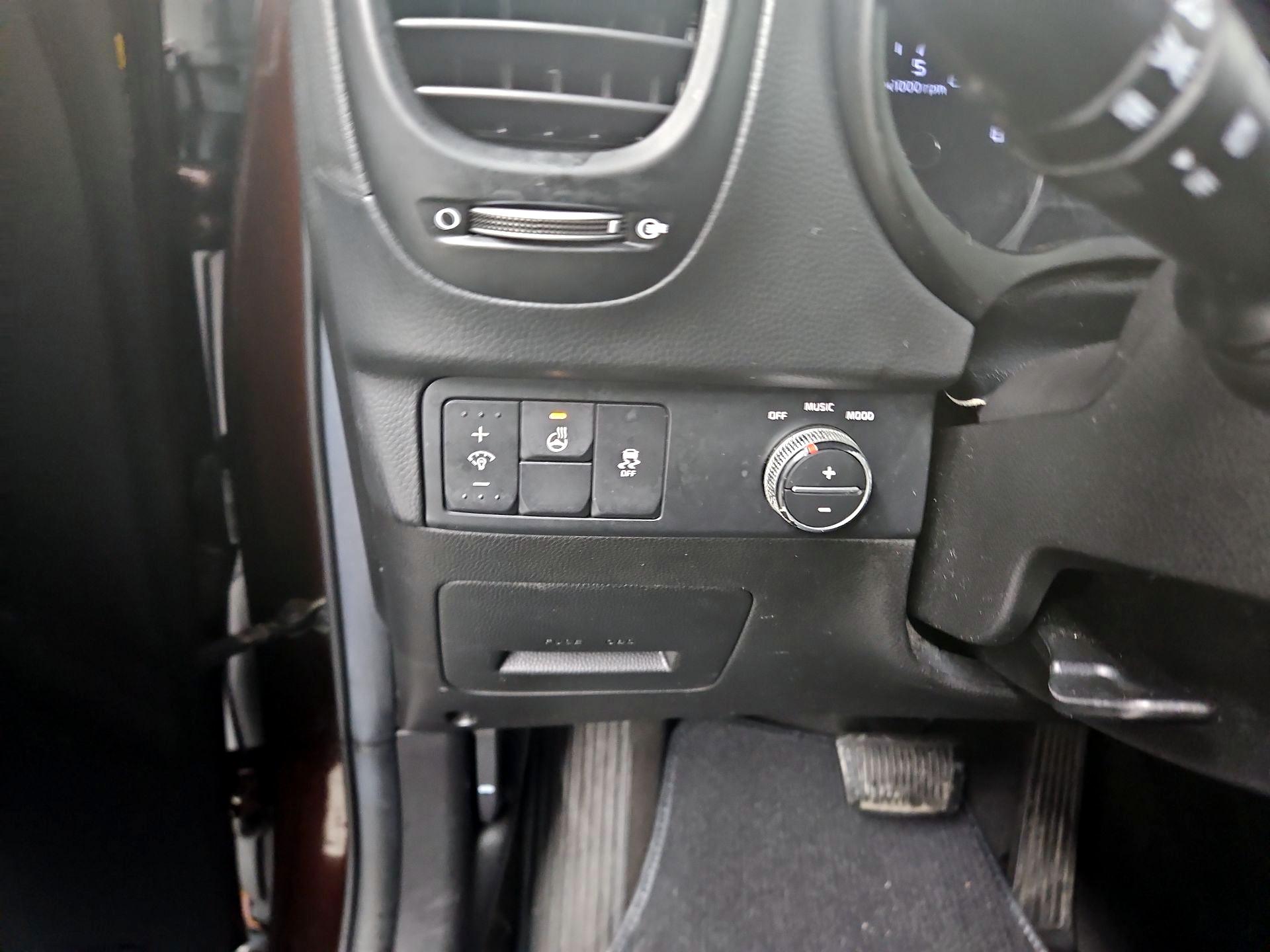 Thumbnail: 2017 Kia Soul - 13