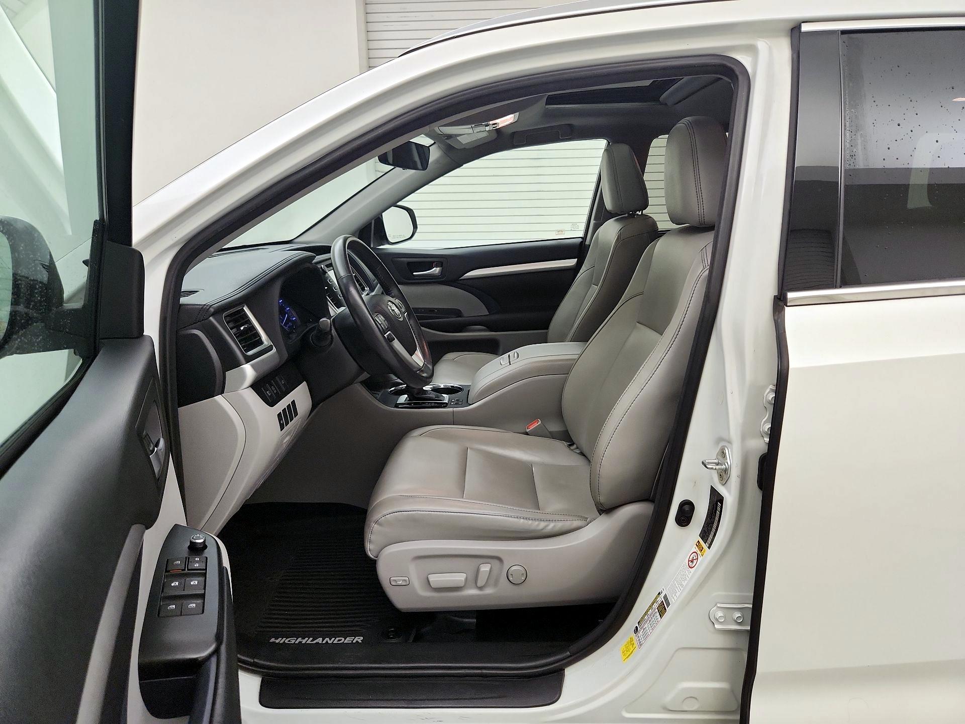 Thumbnail: 2018 Toyota Highlander - 11