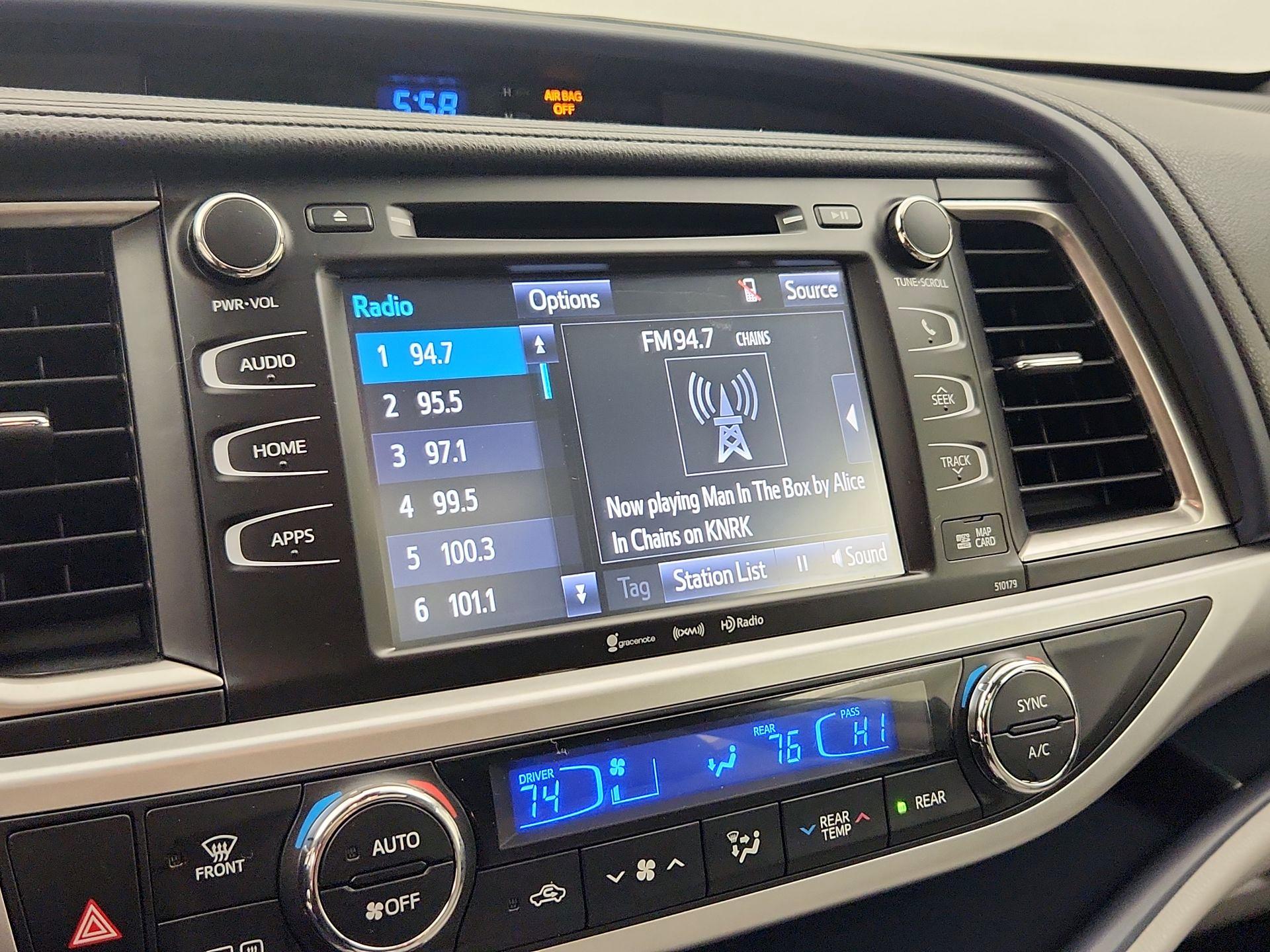 Thumbnail: 2018 Toyota Highlander - 16