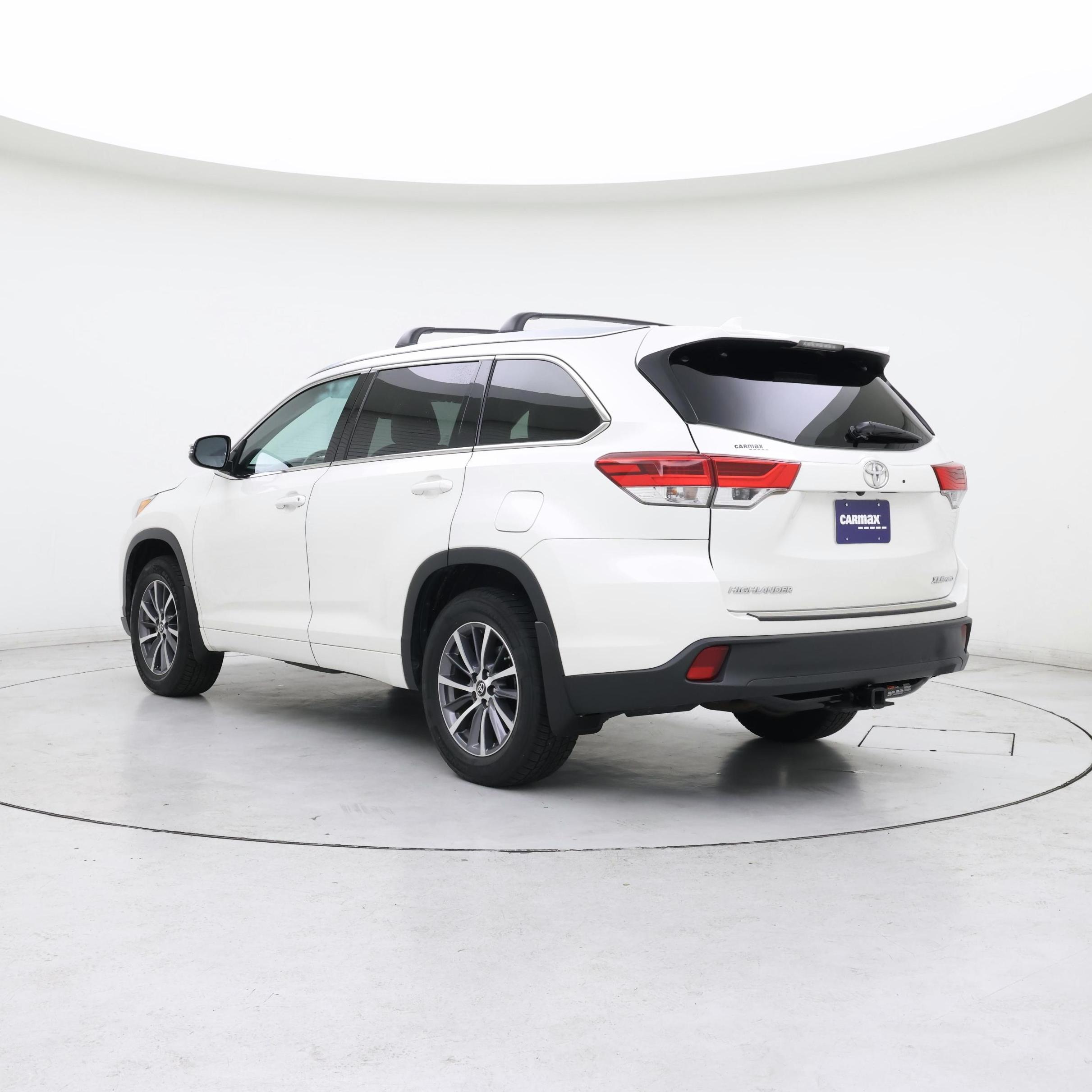 Thumbnail: 2018 Toyota Highlander - 2