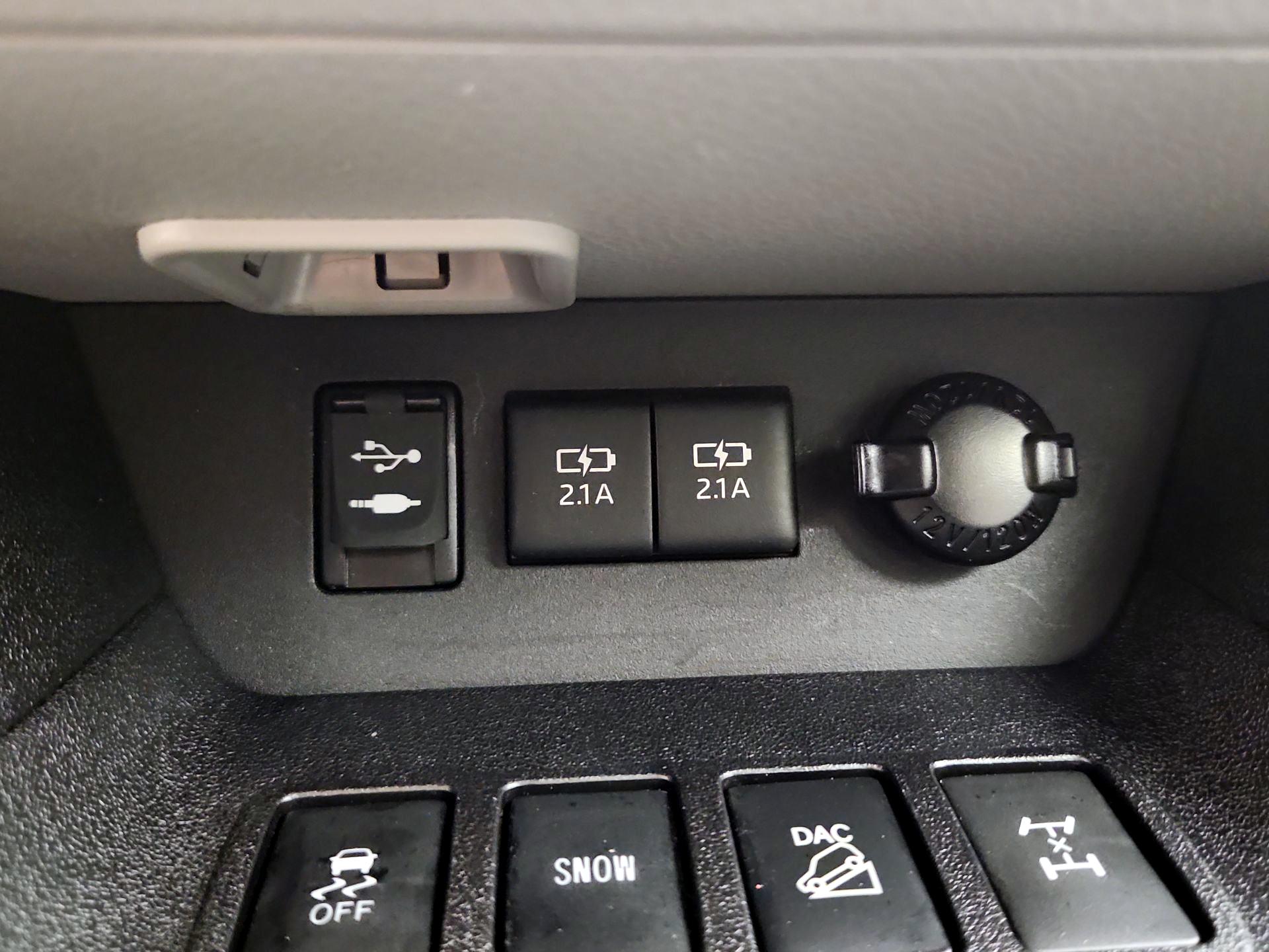 Thumbnail: 2018 Toyota Highlander - 19