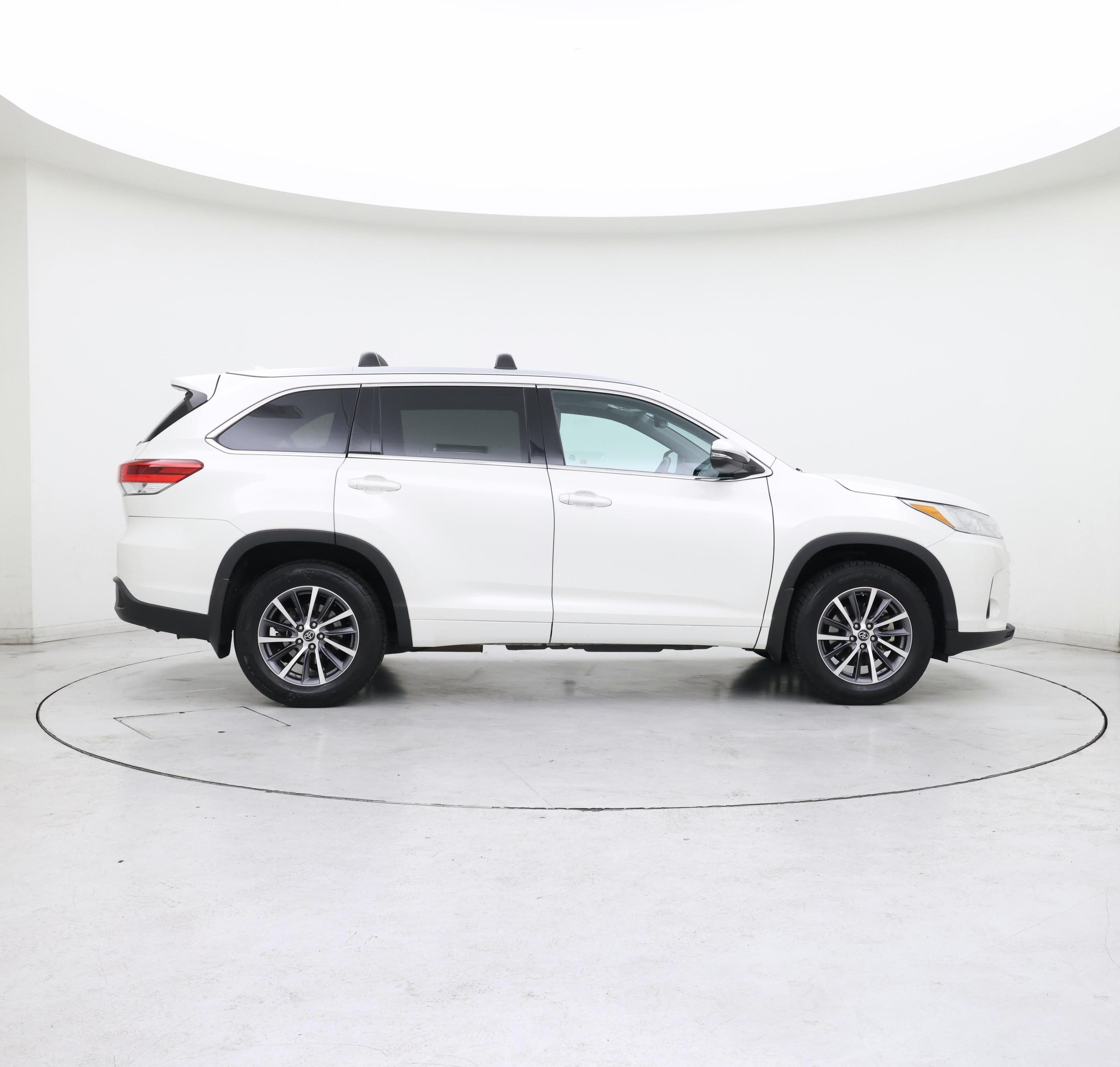 Thumbnail: 2018 Toyota Highlander - 7