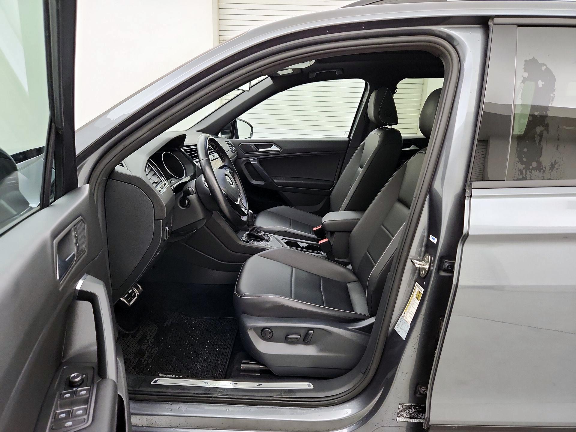 Thumbnail: 2021 Volkswagen Tiguan - 11