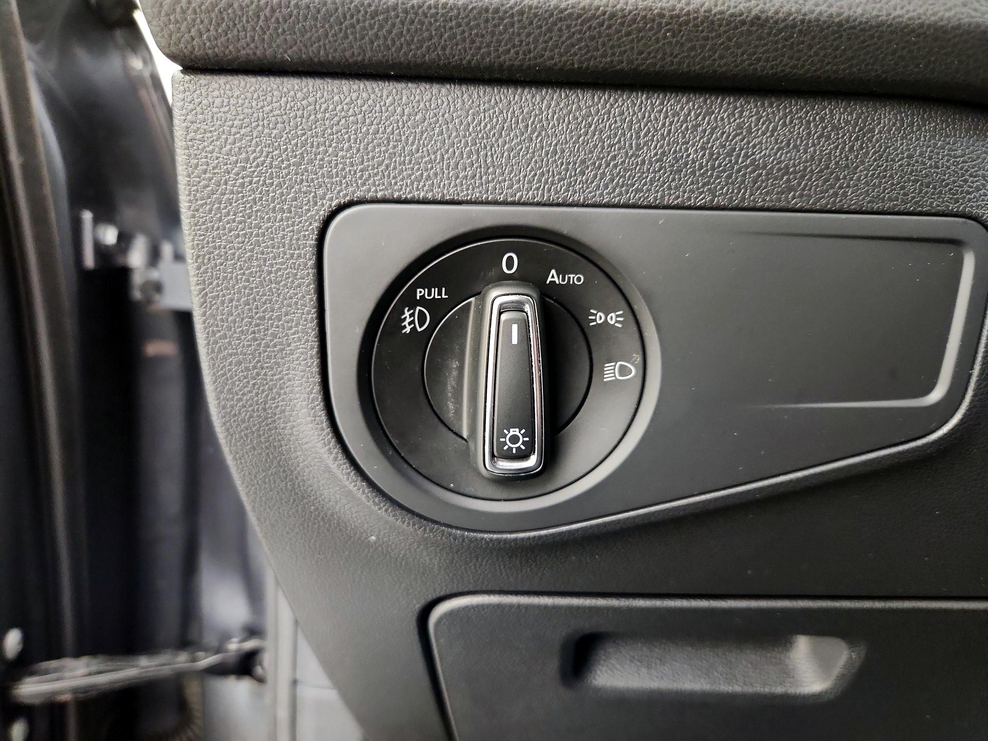 Thumbnail: 2021 Volkswagen Tiguan - 13