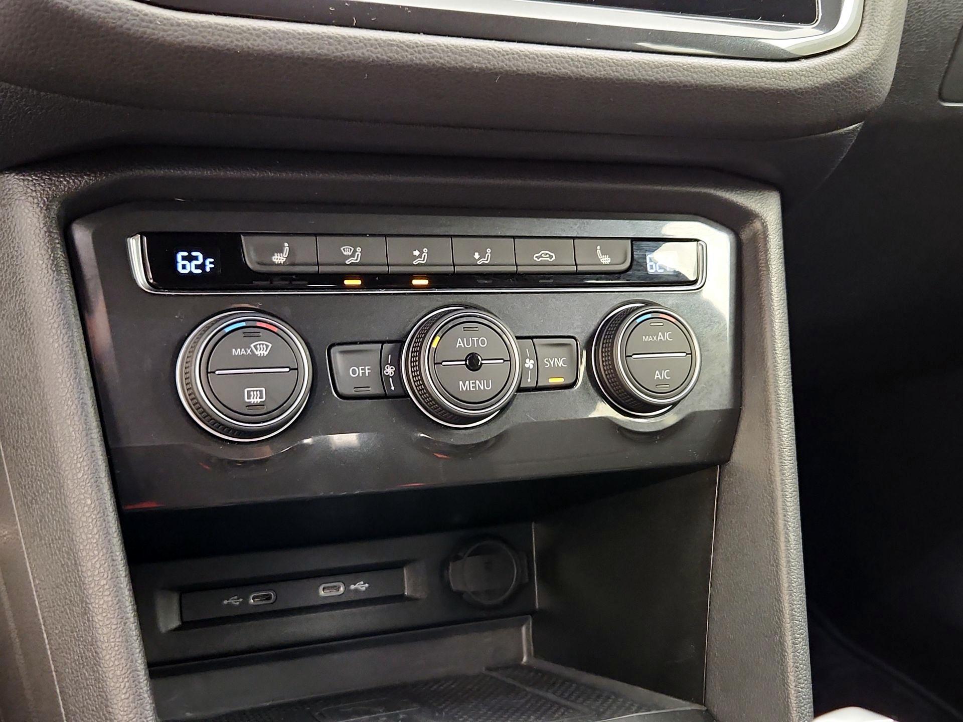 Thumbnail: 2021 Volkswagen Tiguan - 16