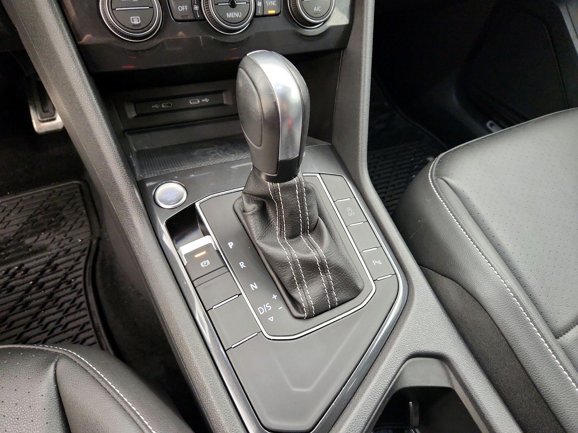 Thumbnail: 2021 Volkswagen Tiguan - 17