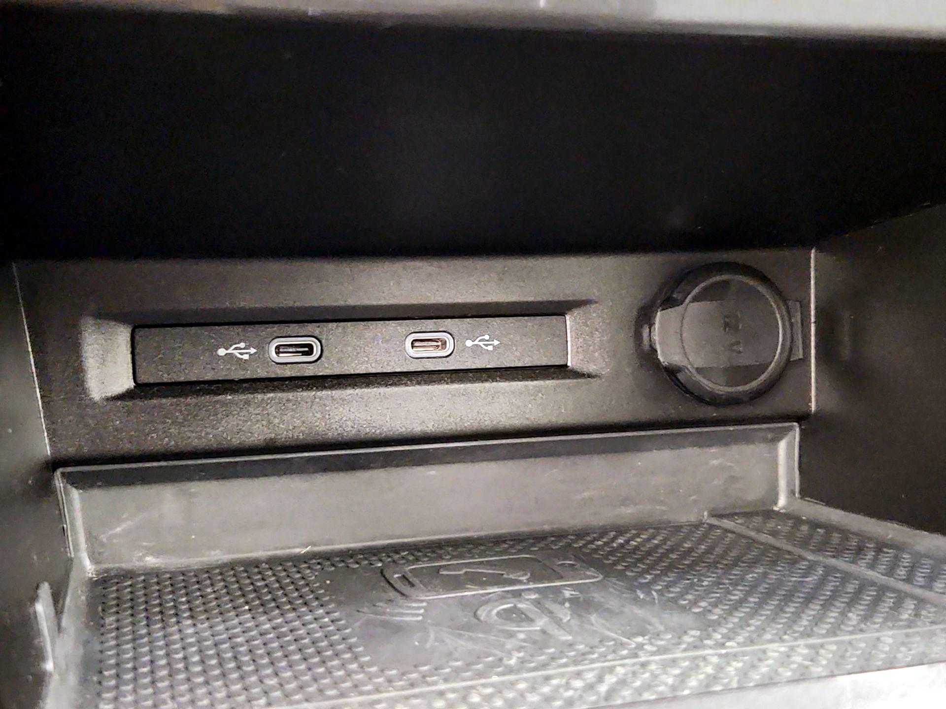 Thumbnail: 2021 Volkswagen Tiguan - 18