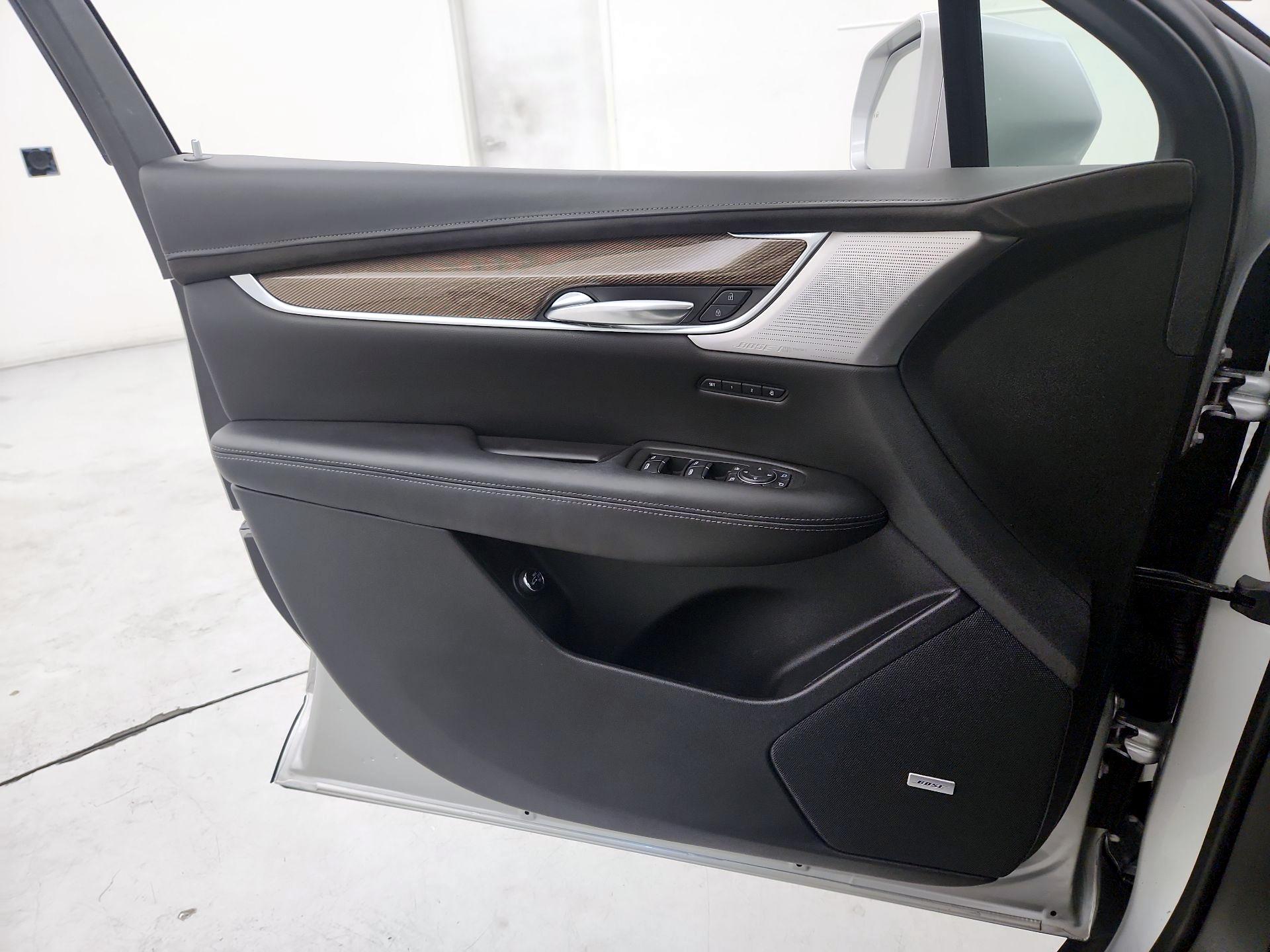 Thumbnail: 2020 Cadillac XT5 - 12