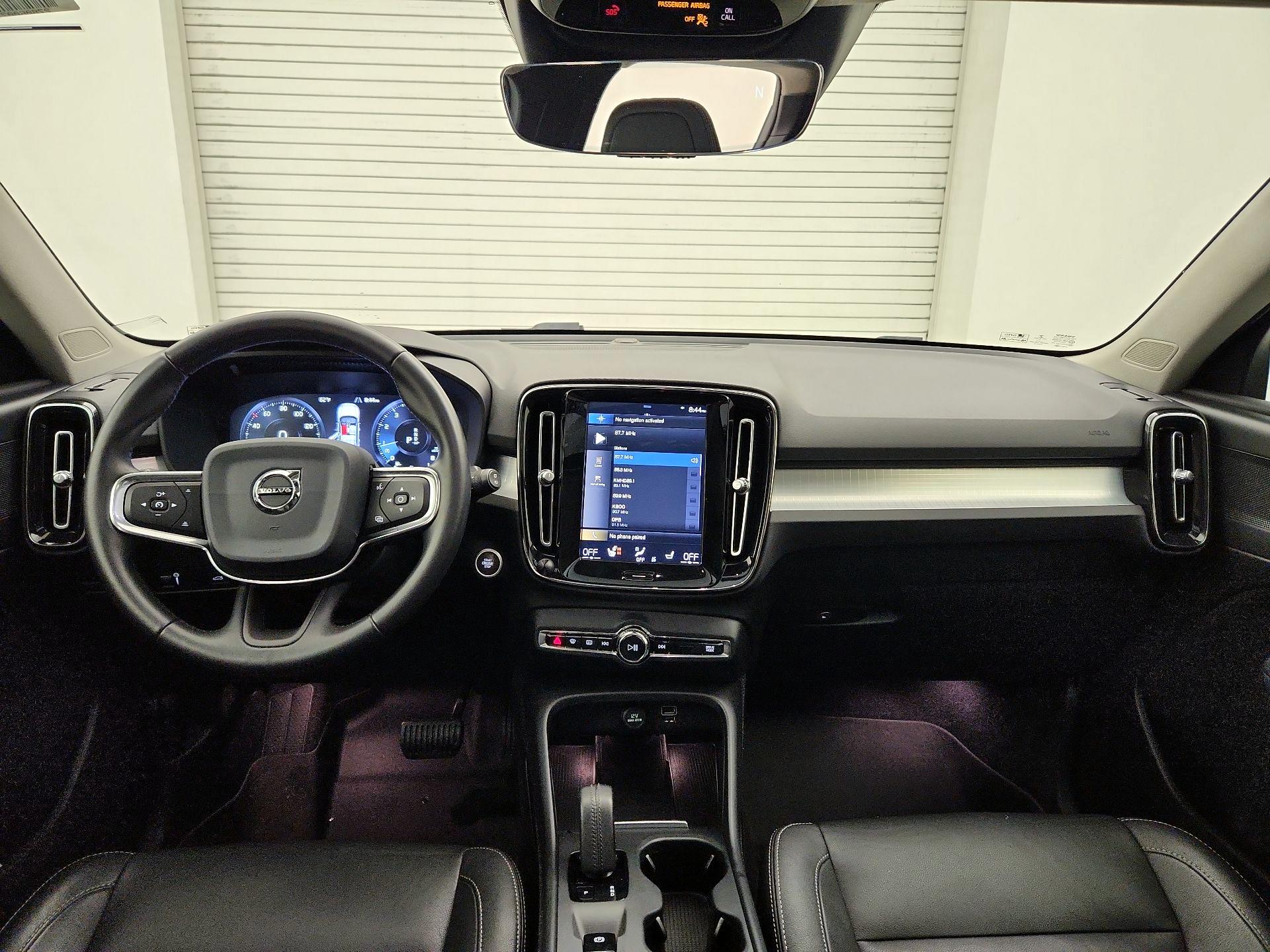 Thumbnail: 2020 Volvo XC40 - 9