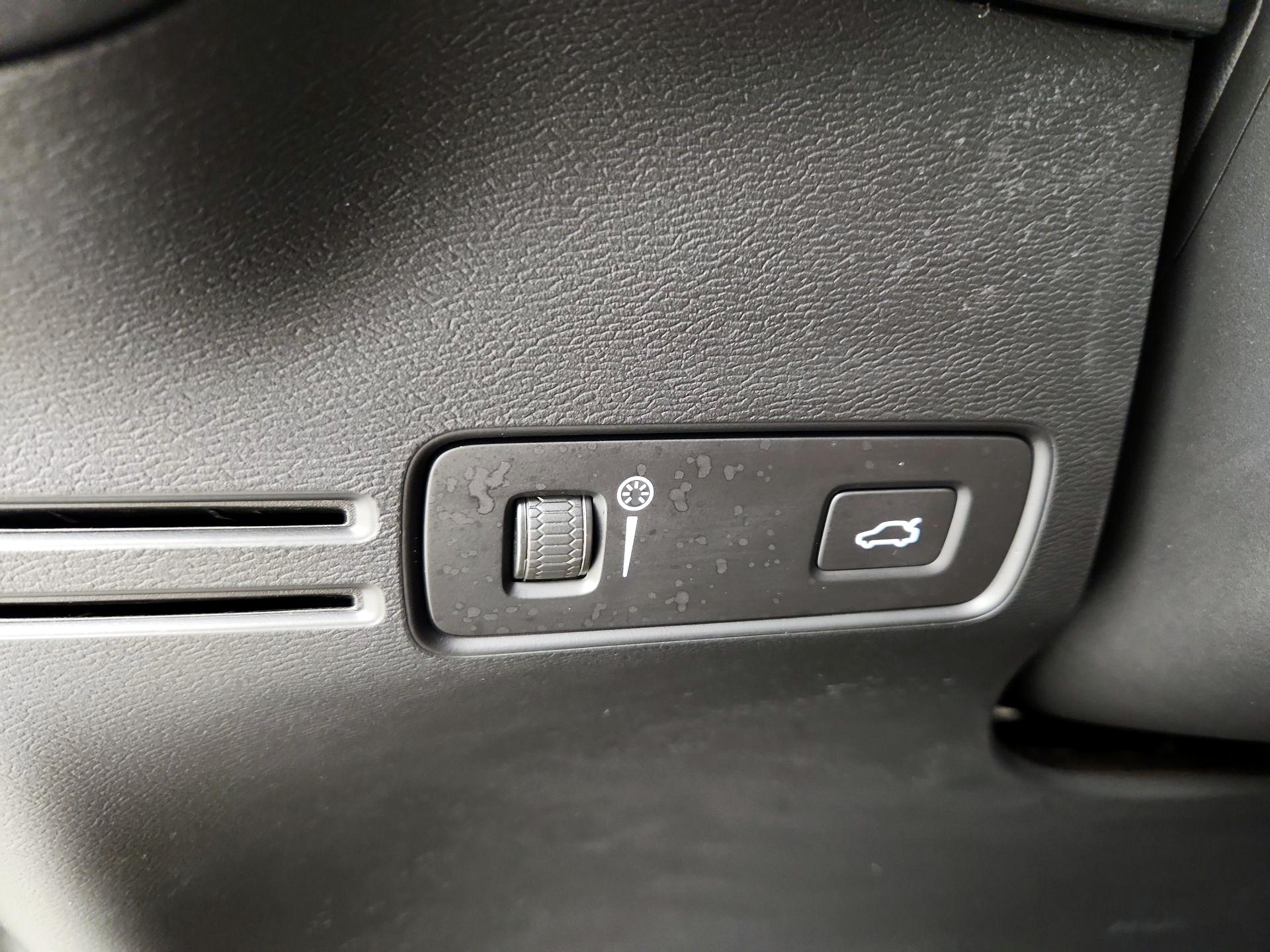 Thumbnail: 2020 Volvo XC40 - 13