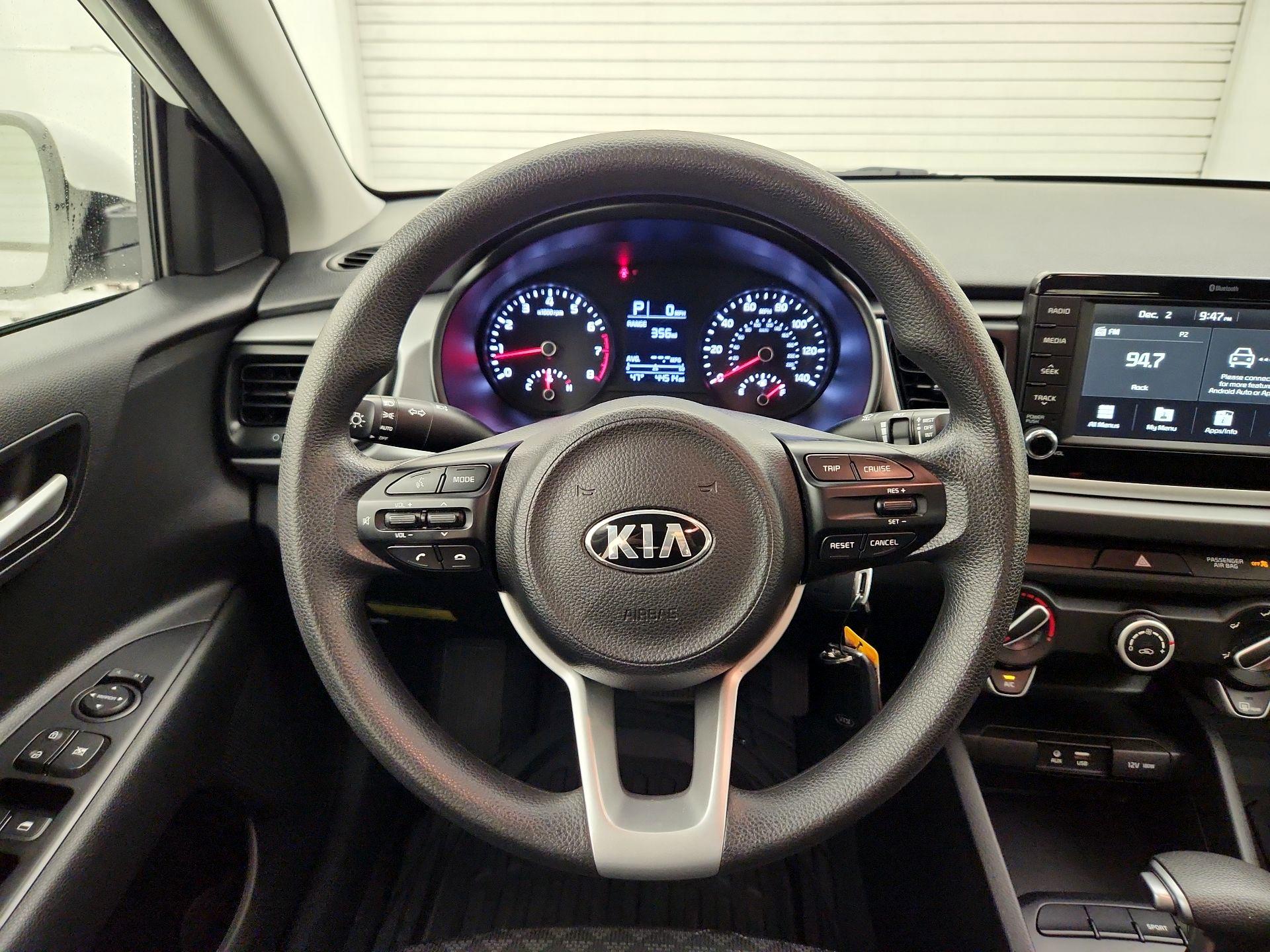 Thumbnail: 2020 Kia Rio - 10