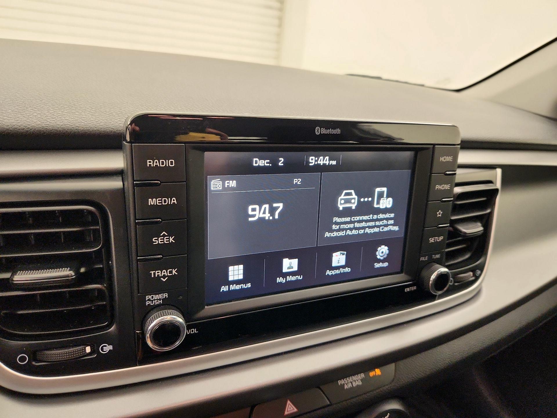 Thumbnail: 2020 Kia Rio - 15