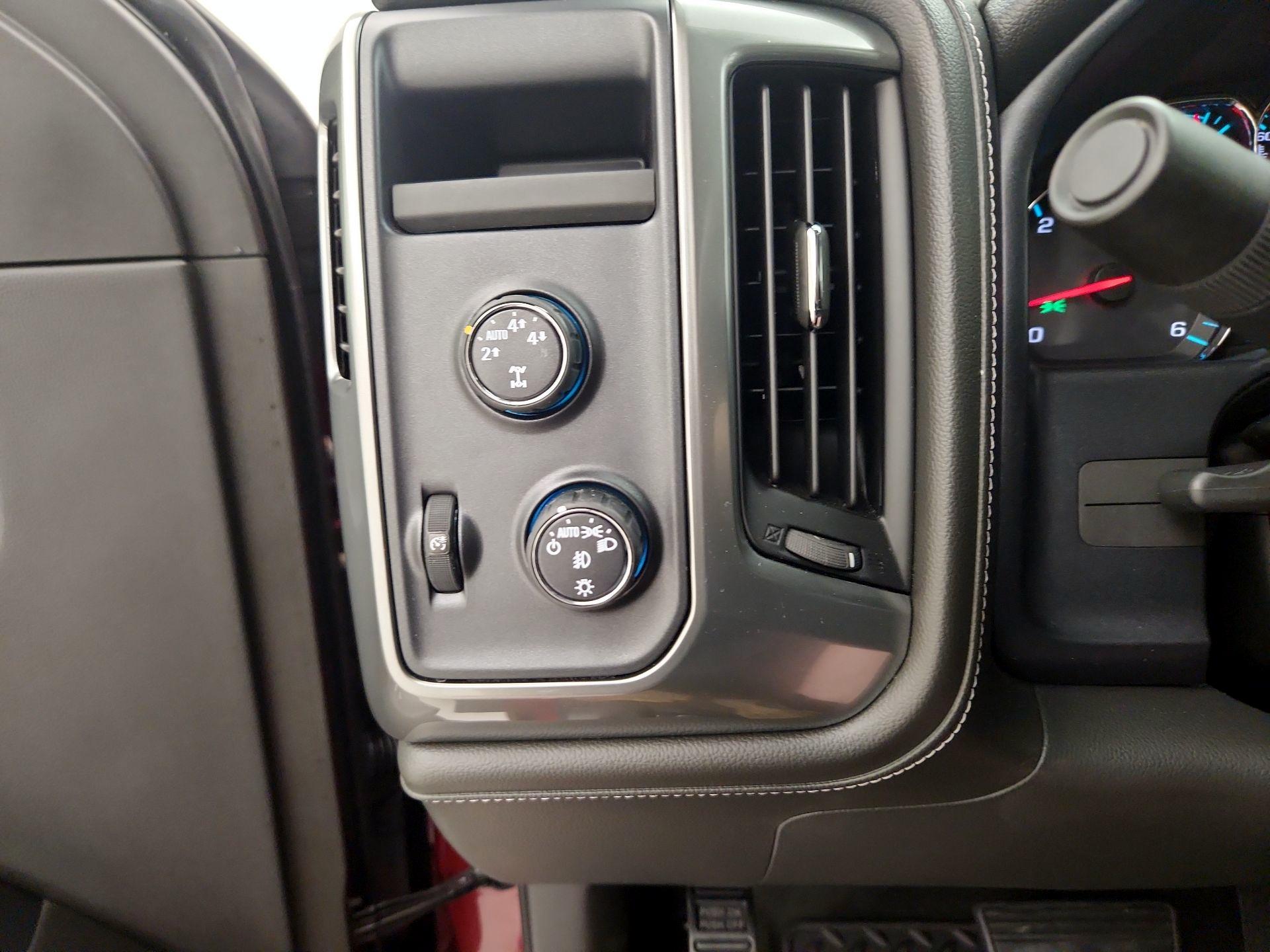 Thumbnail: 2016 Chevrolet Silverado 1500 - 13