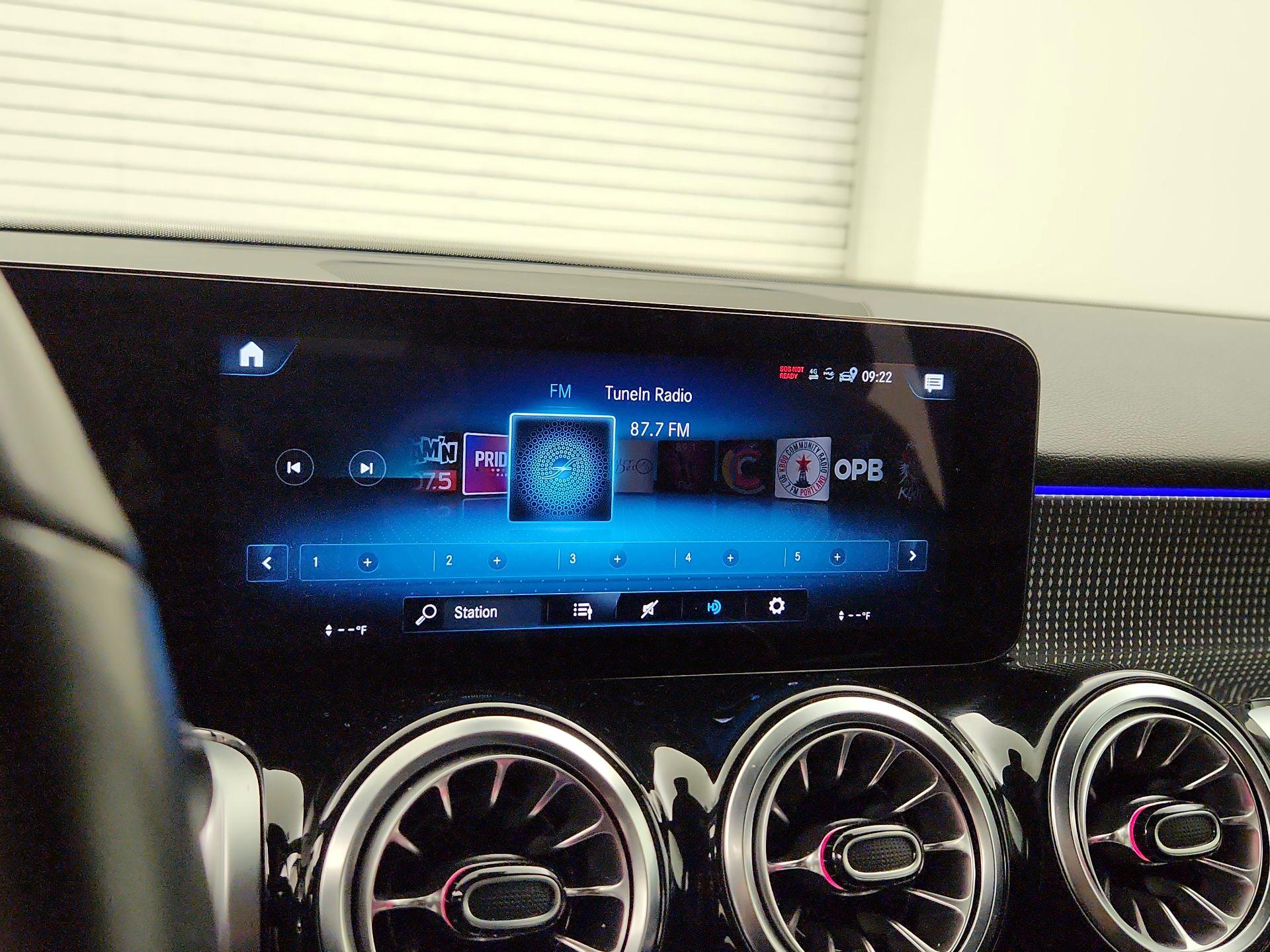 Thumbnail: 2022 Mercedes-Benz EQB - 16