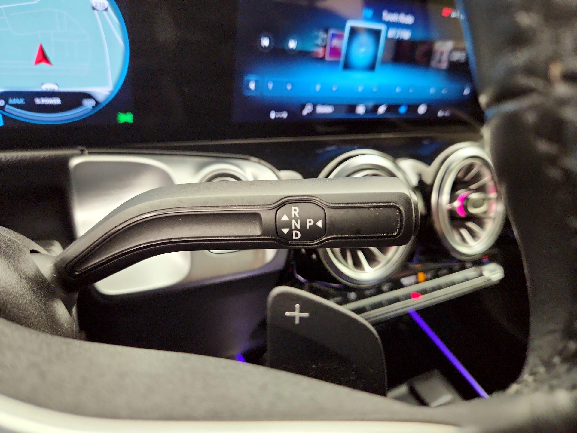 Thumbnail: 2022 Mercedes-Benz EQB - 18