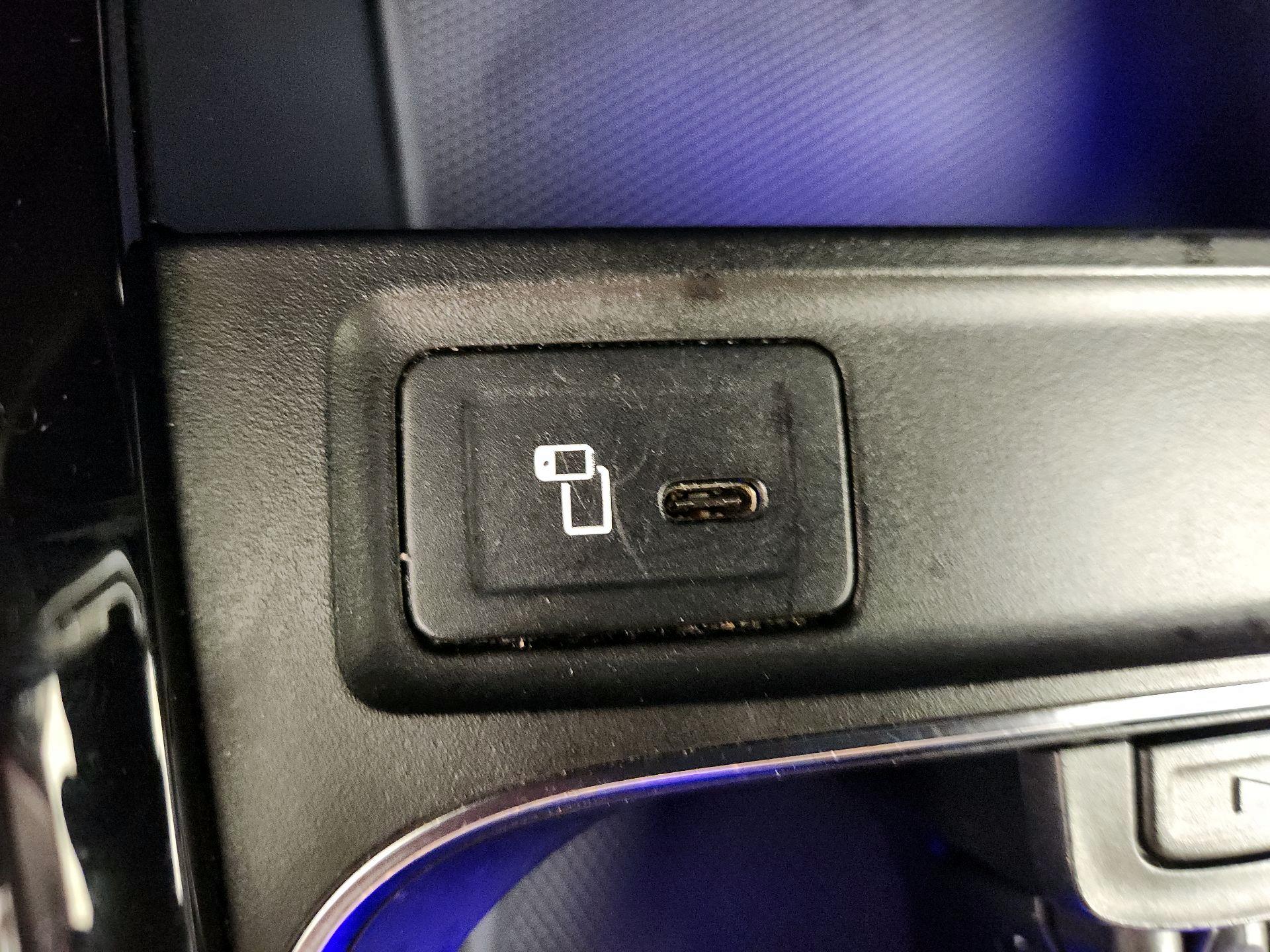 Thumbnail: 2022 Mercedes-Benz EQB - 19