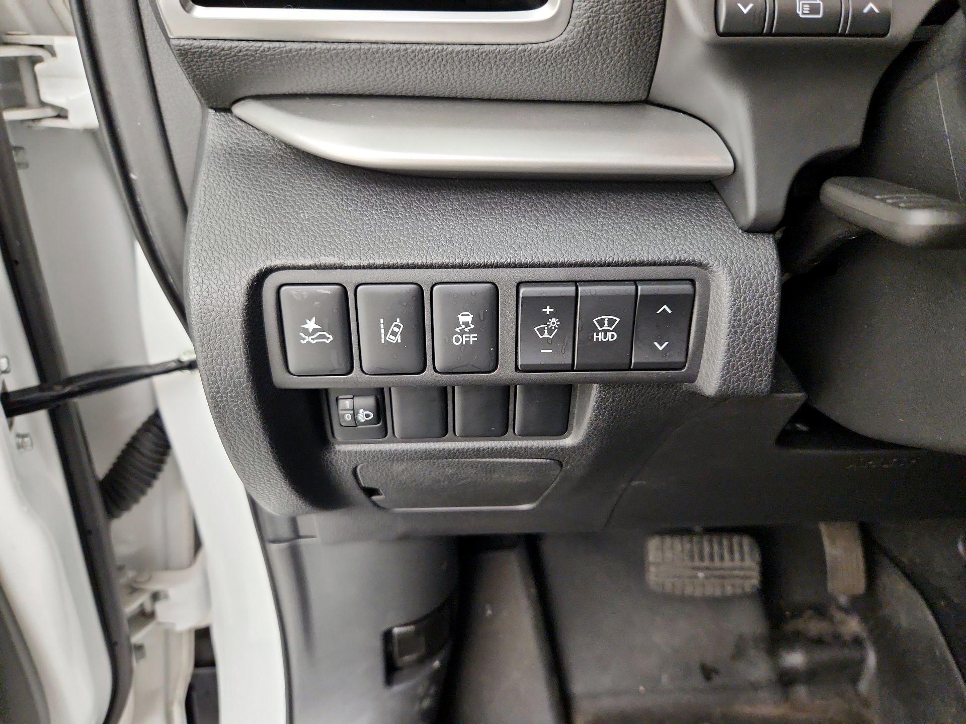 Thumbnail: 2020 Mitsubishi Eclipse Cross - 13