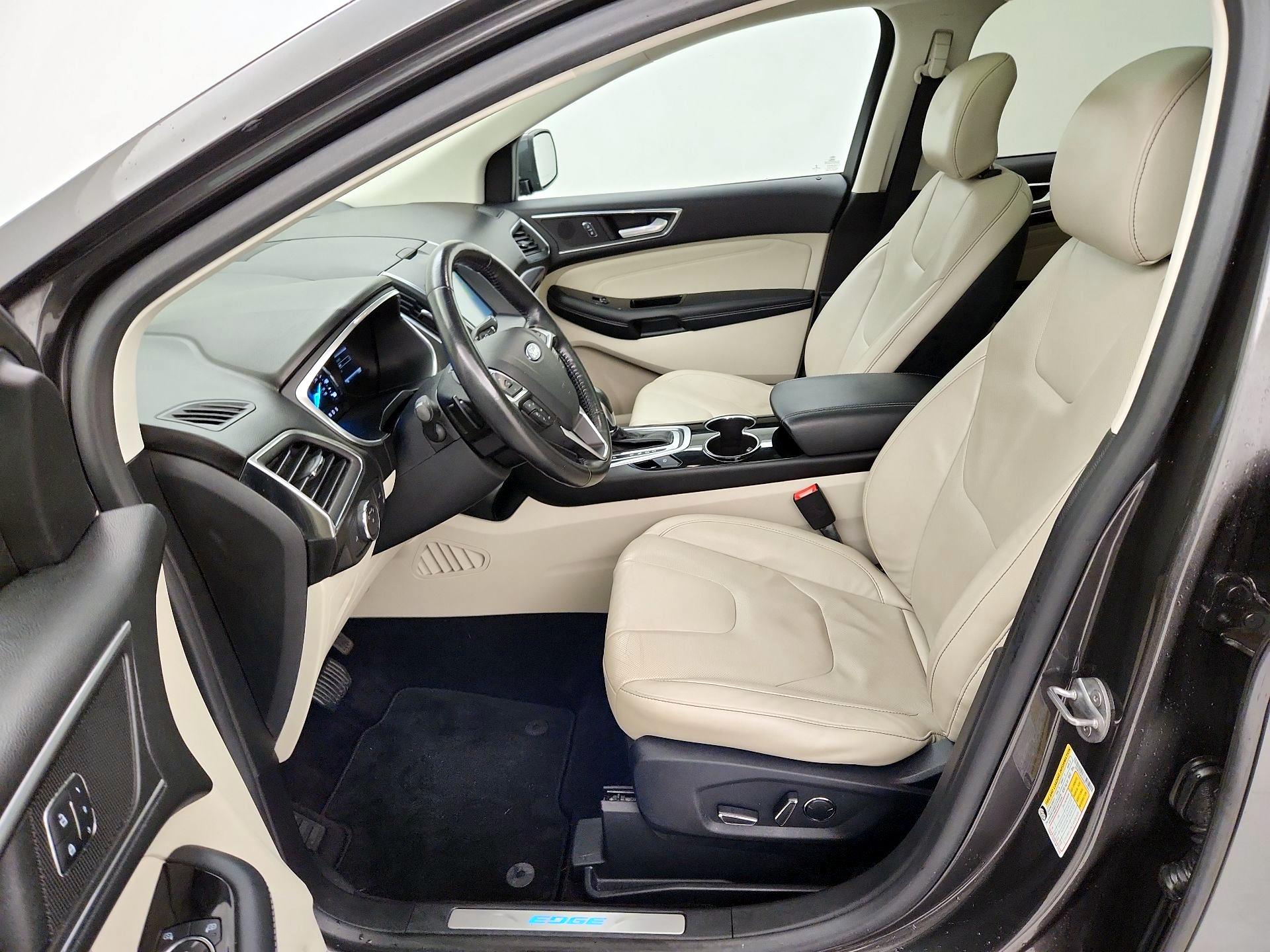 Thumbnail: 2015 Ford Edge - 11