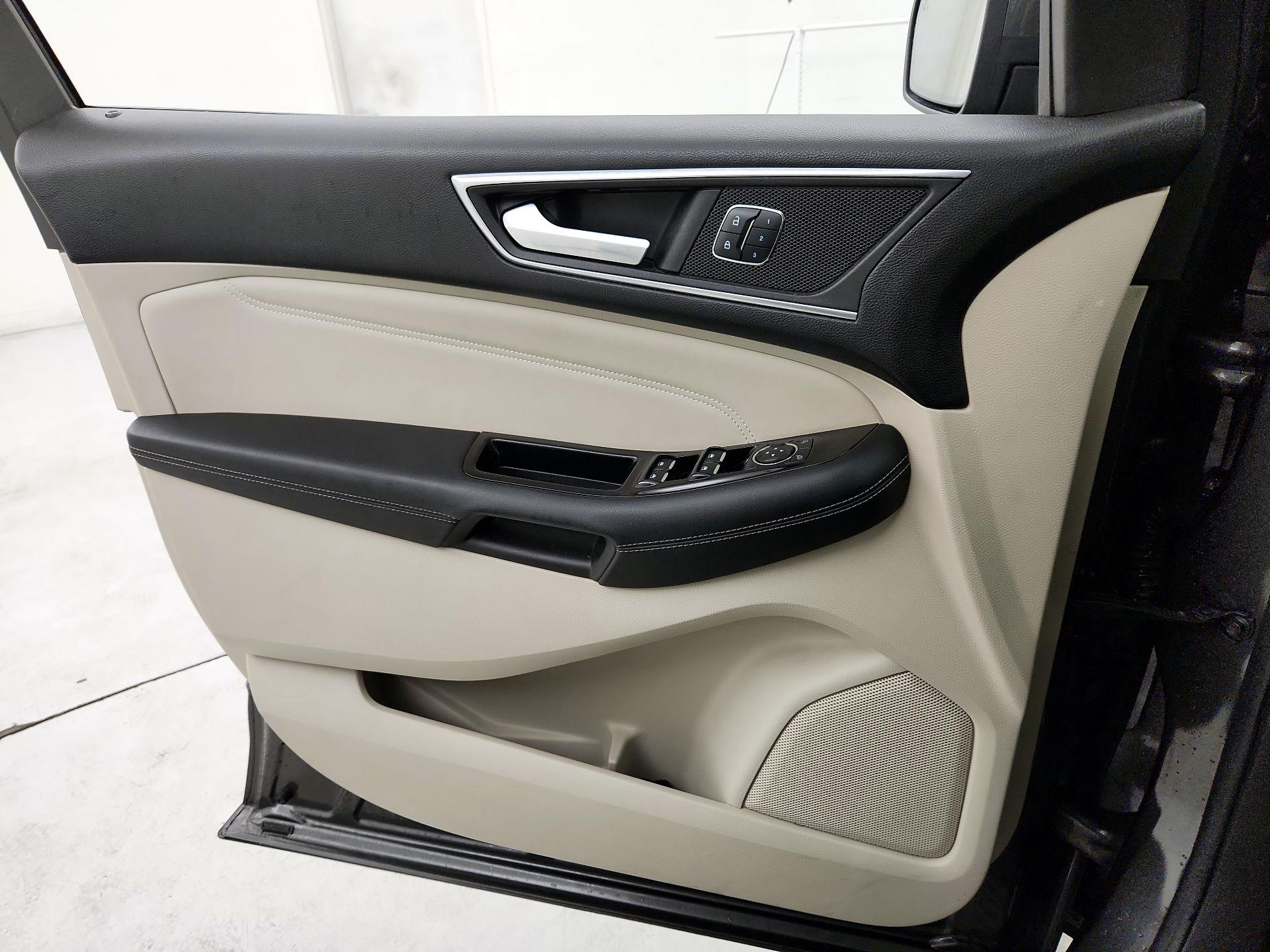 Thumbnail: 2015 Ford Edge - 12