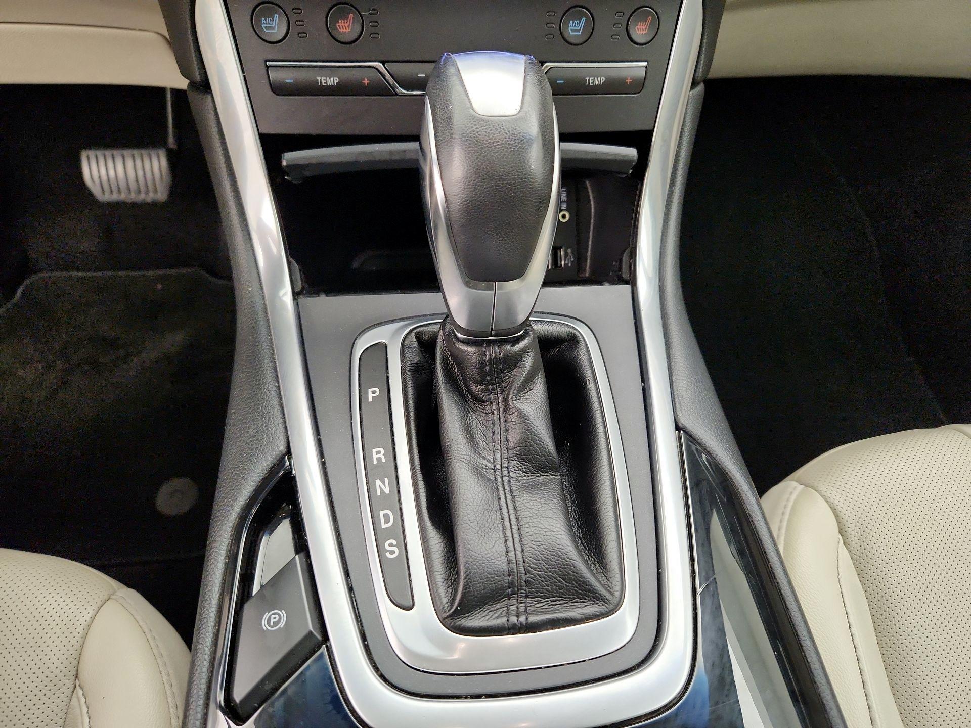 Thumbnail: 2015 Ford Edge - 18