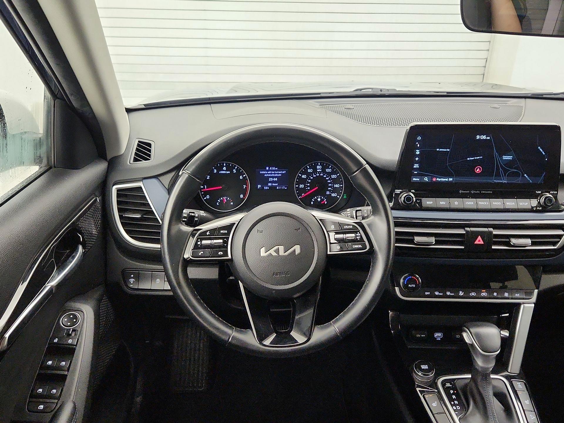 Thumbnail: 2023 Kia Seltos - 10