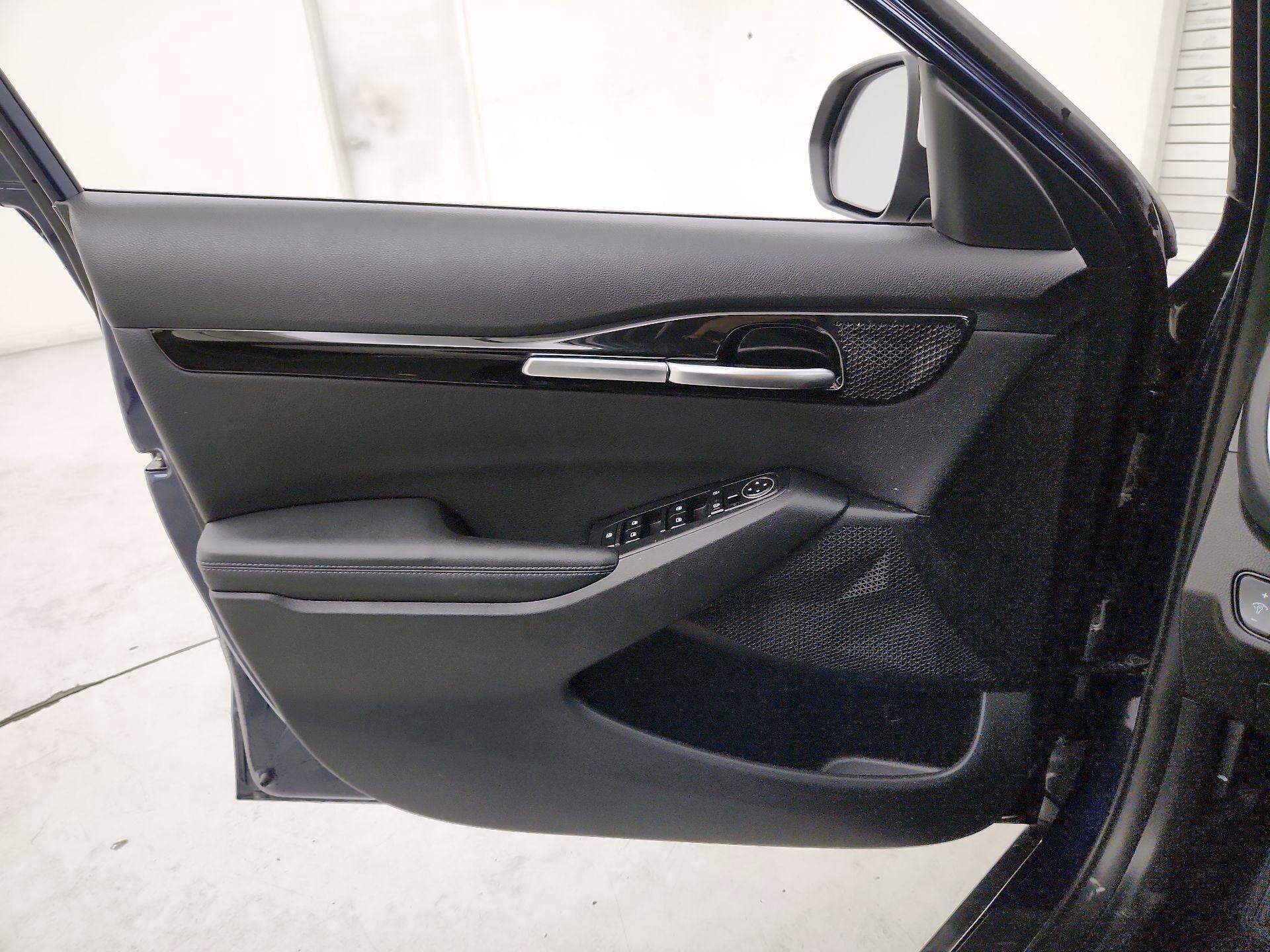 Thumbnail: 2023 Kia Seltos - 12