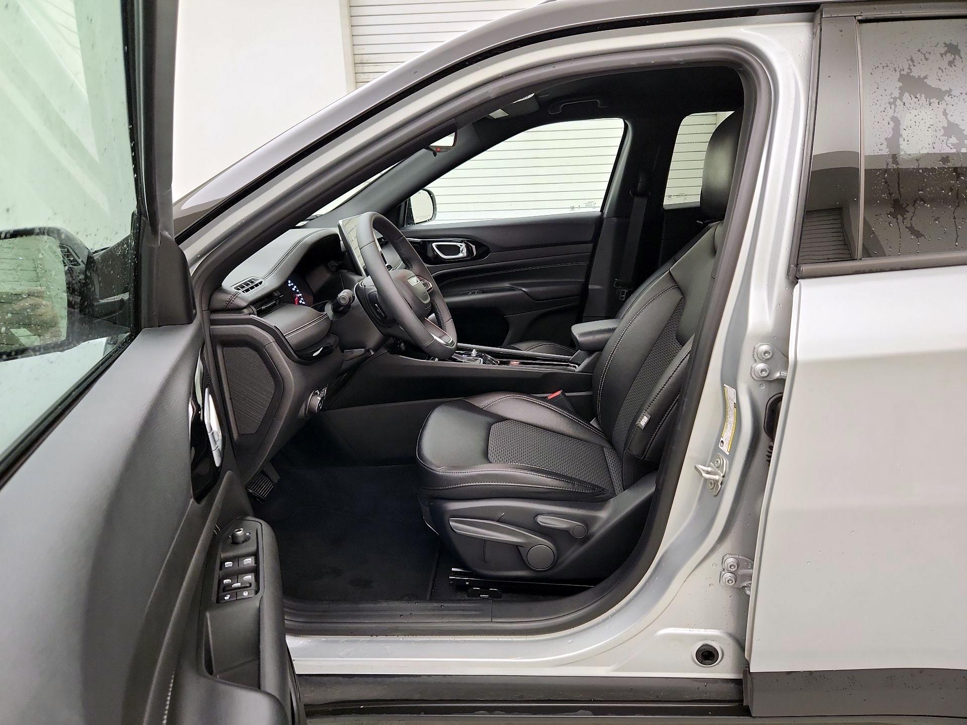 Thumbnail: 2024 Jeep Compass - 11