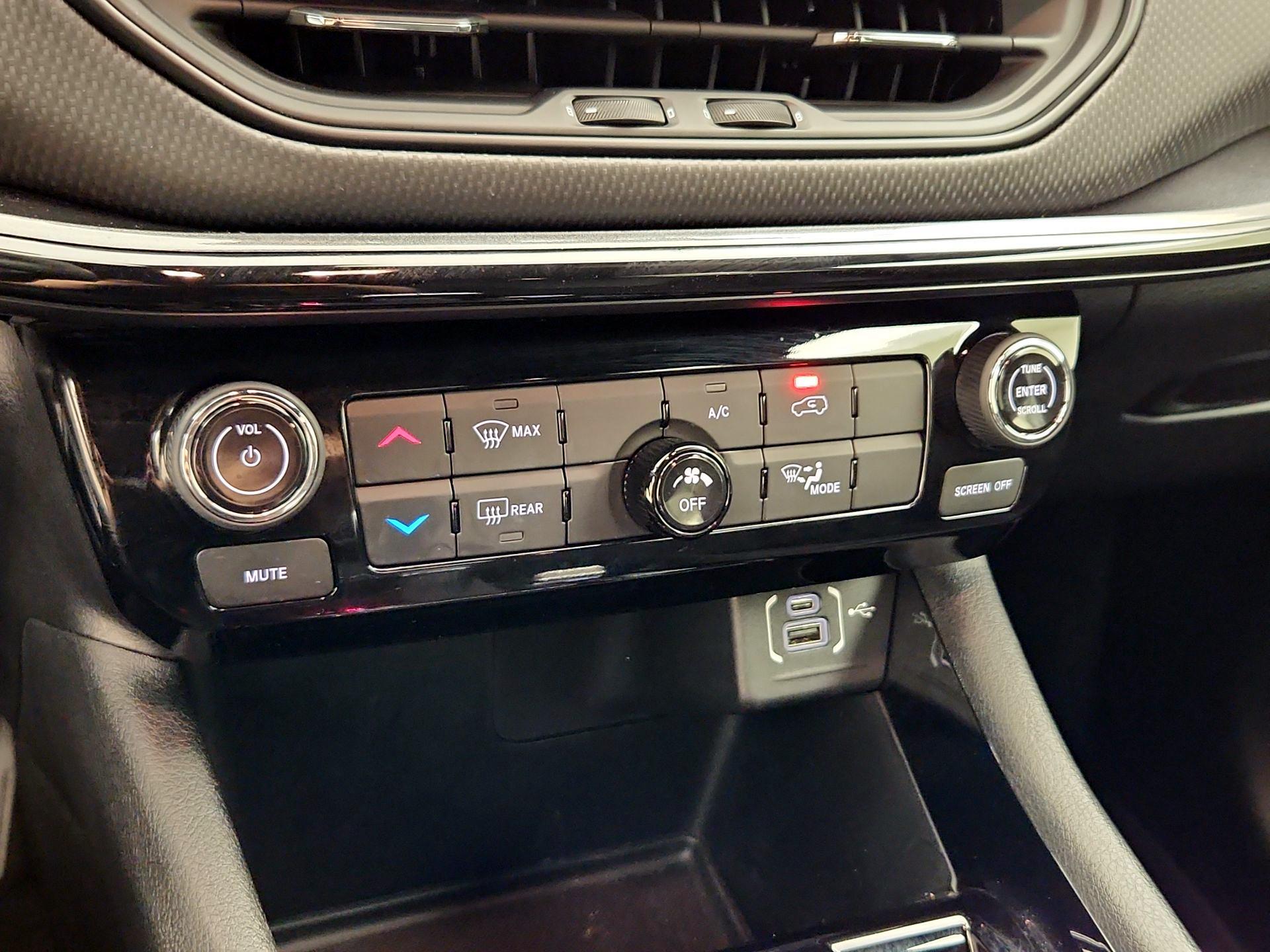 Thumbnail: 2024 Jeep Compass - 16