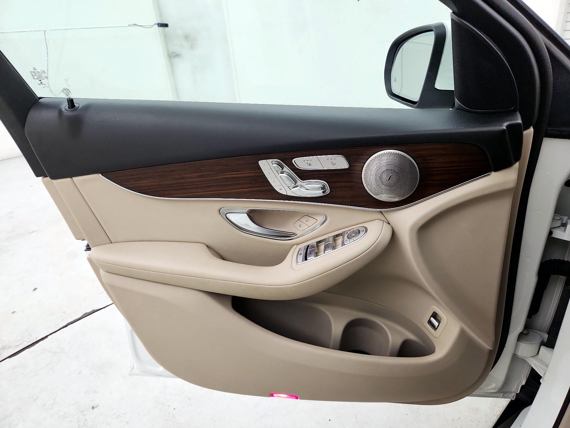 Thumbnail: 2021 Mercedes-Benz GLC - 12