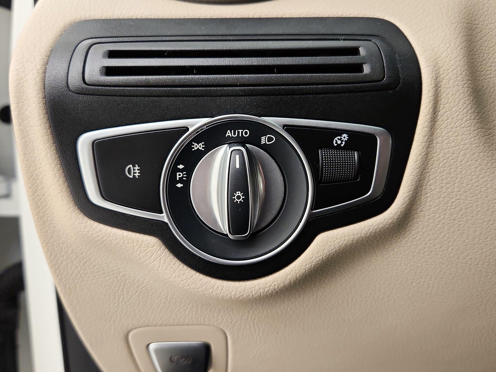 Thumbnail: 2021 Mercedes-Benz GLC - 13