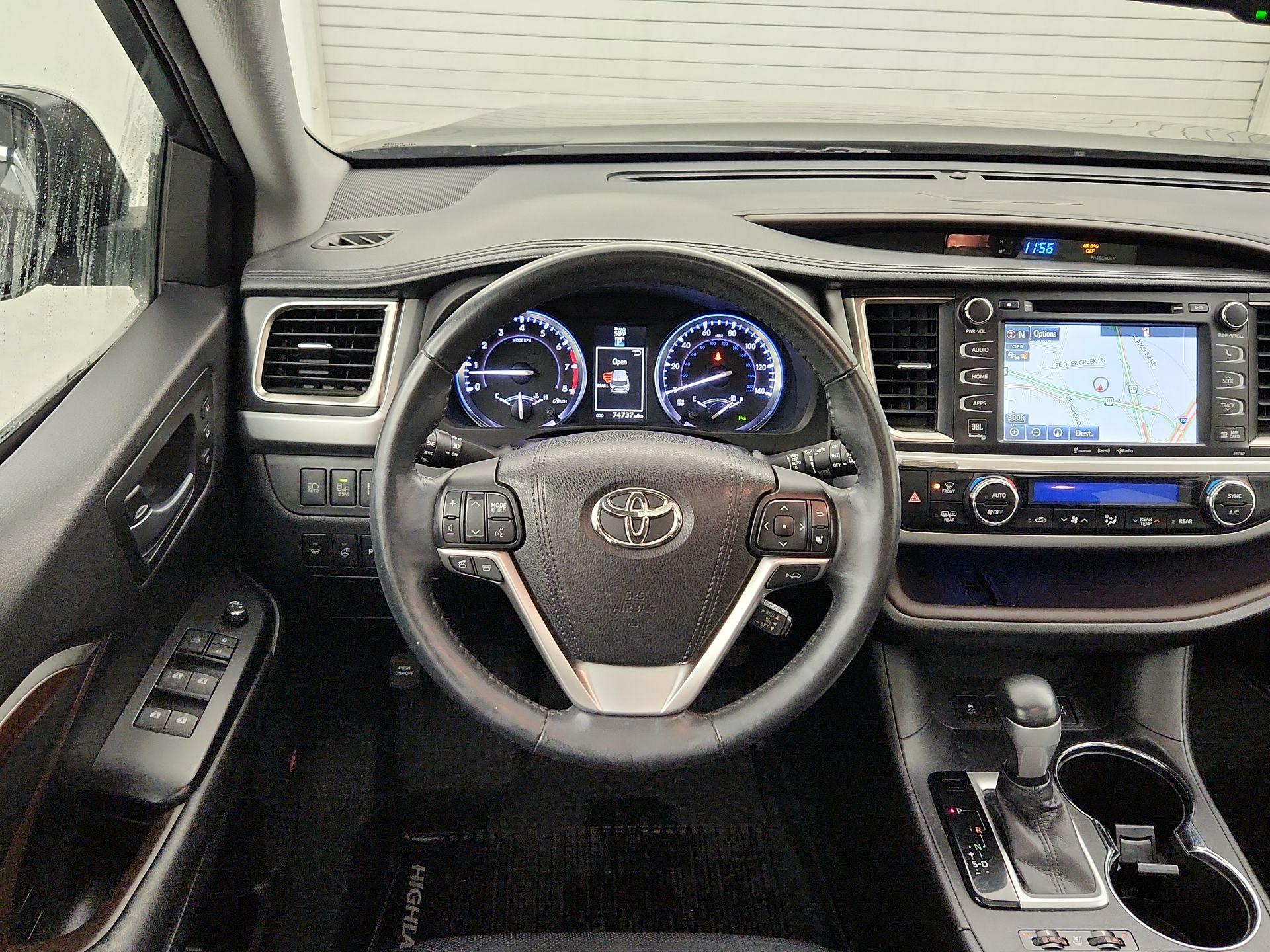 Thumbnail: 2016 Toyota Highlander - 10