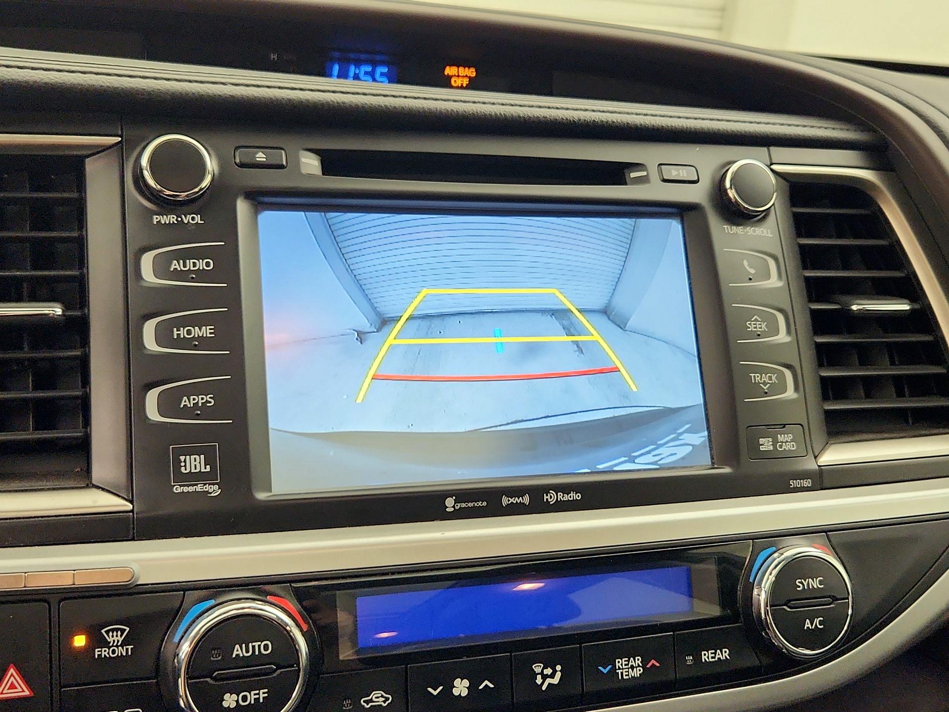 Thumbnail: 2016 Toyota Highlander - 15