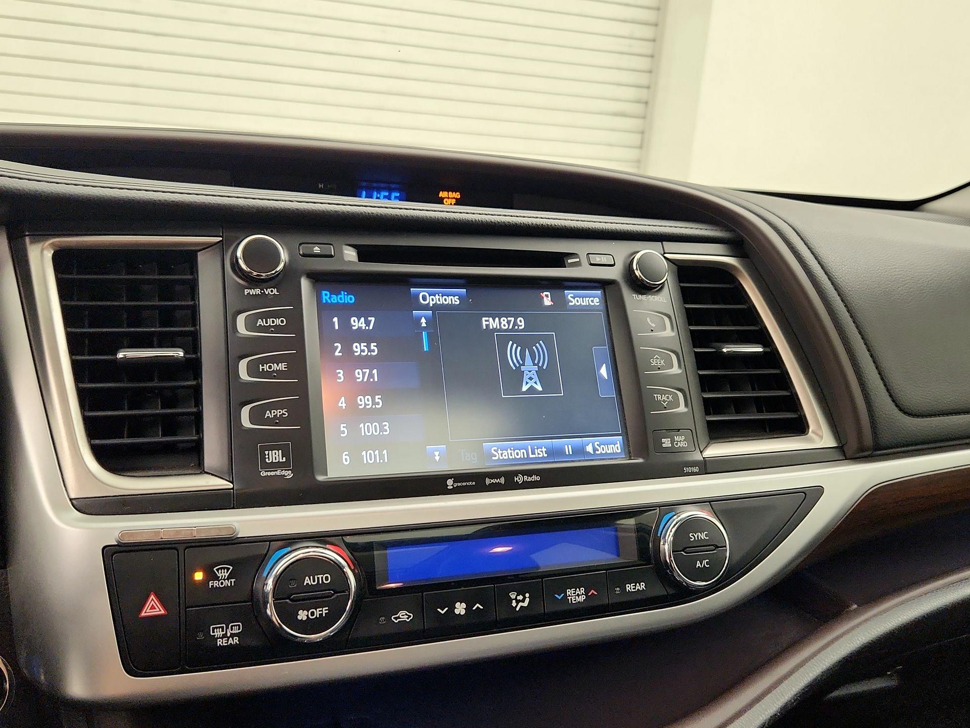 Thumbnail: 2016 Toyota Highlander - 16